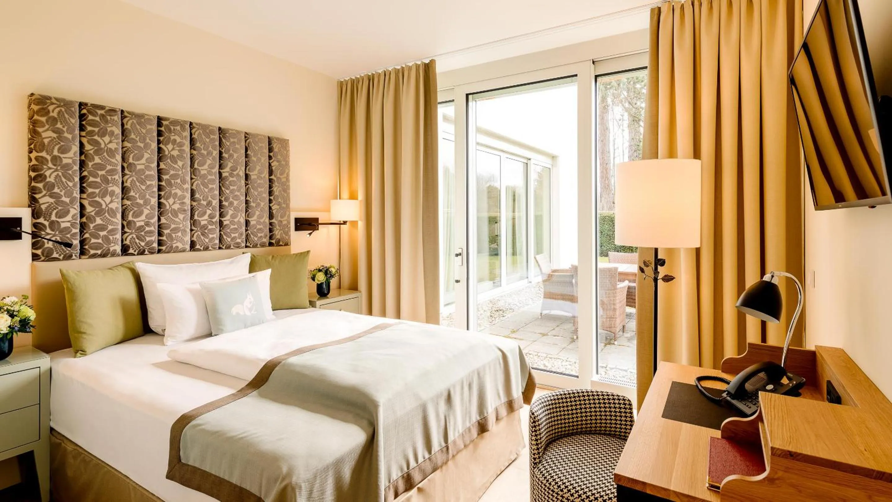 Photo of the whole room, Bed in Parkhotel Rothof