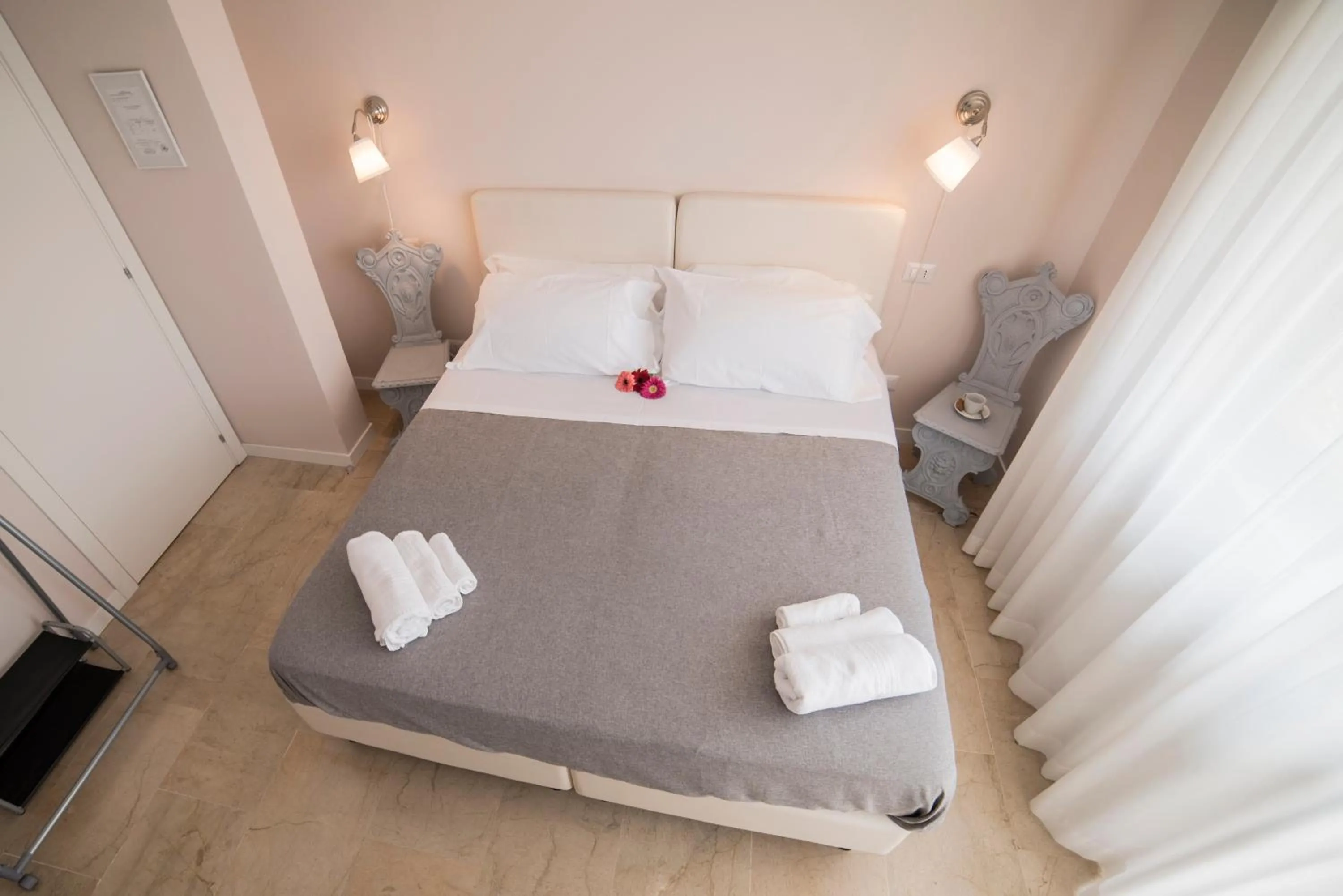 Photo of the whole room, Bed in B&B Attico 33