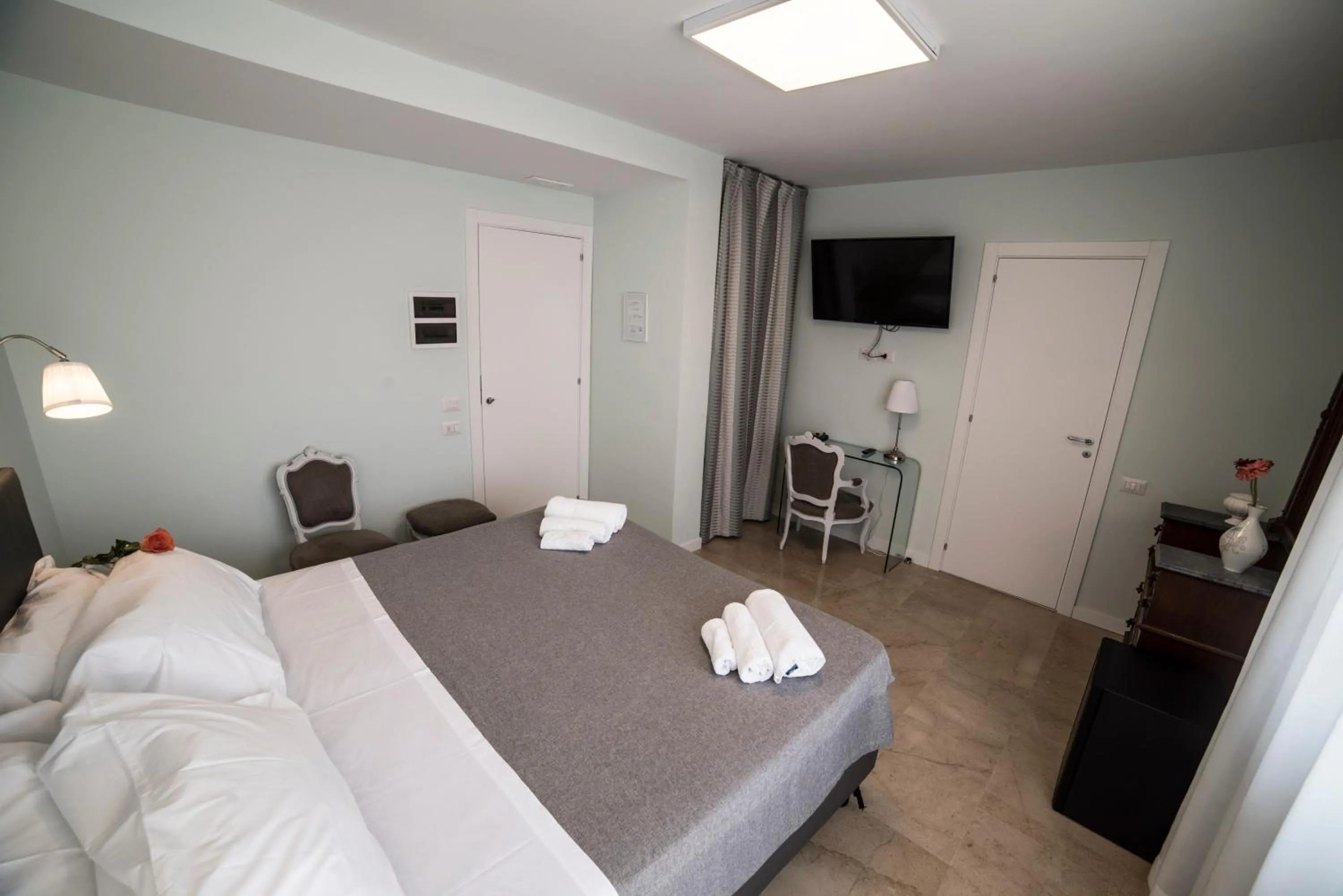 Photo of the whole room, Bed in B&B Attico 33