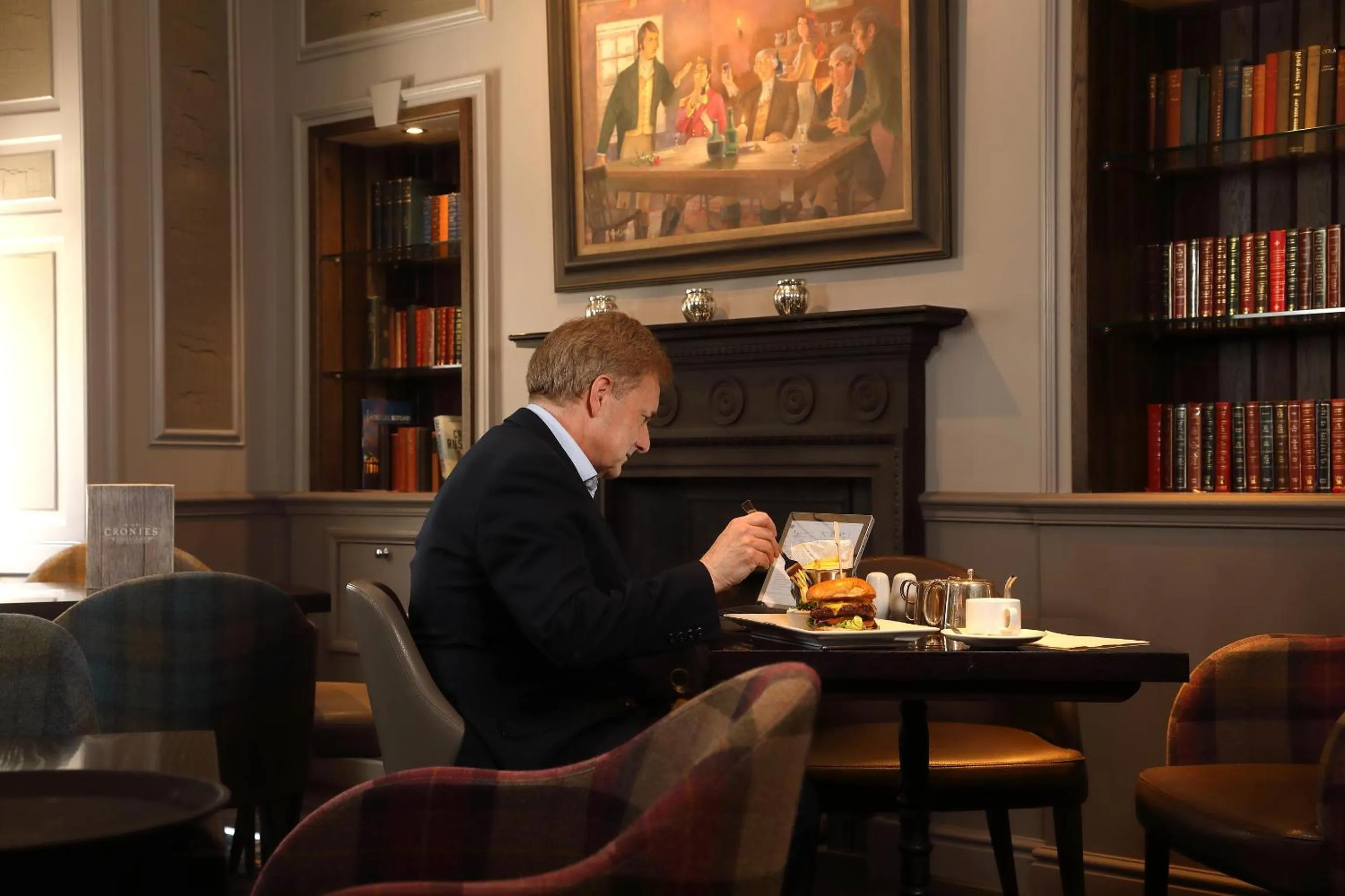 Lounge or bar in Golden Lion Hotel