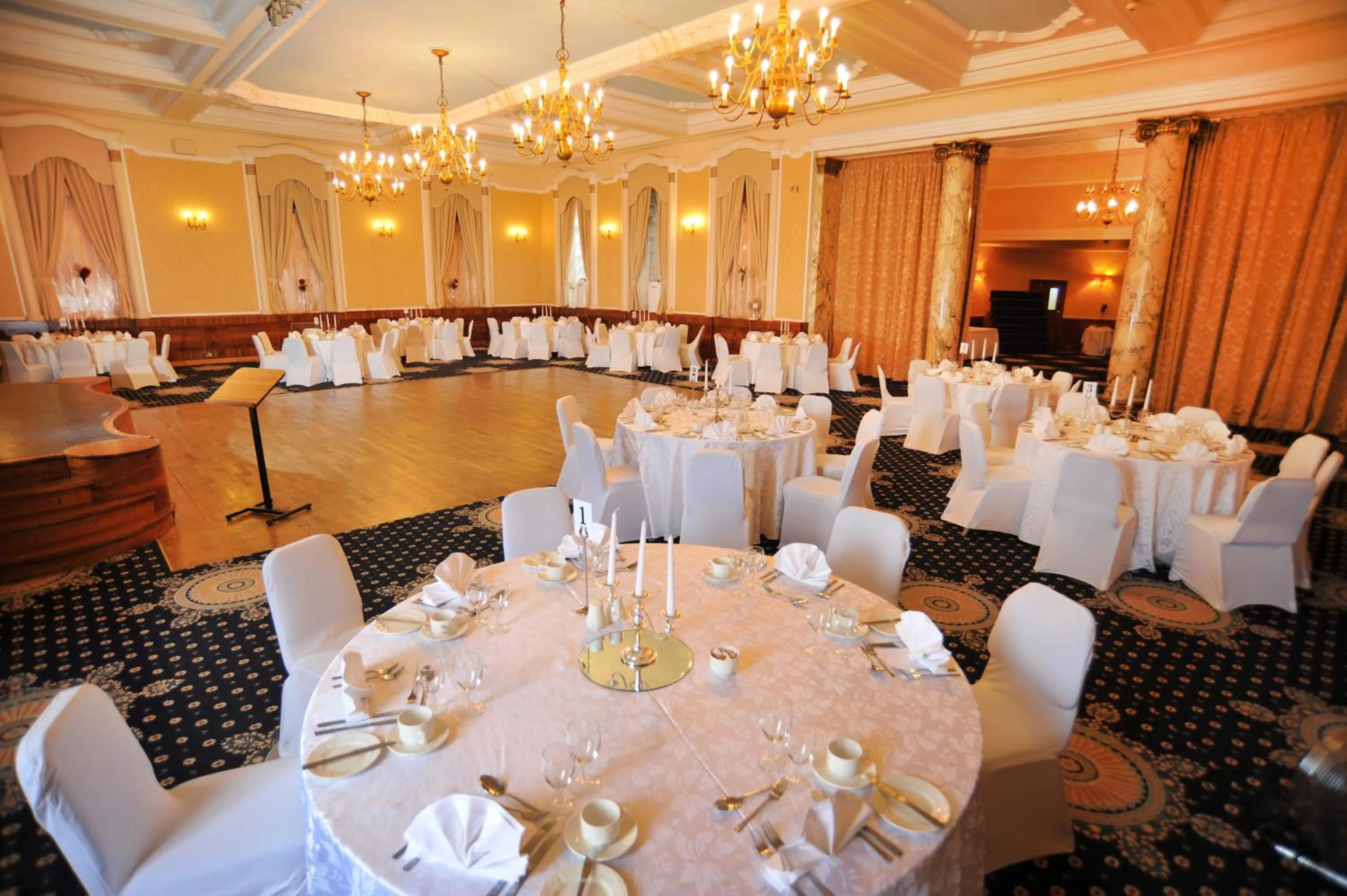 Banquet/Function facilities in Golden Lion Hotel