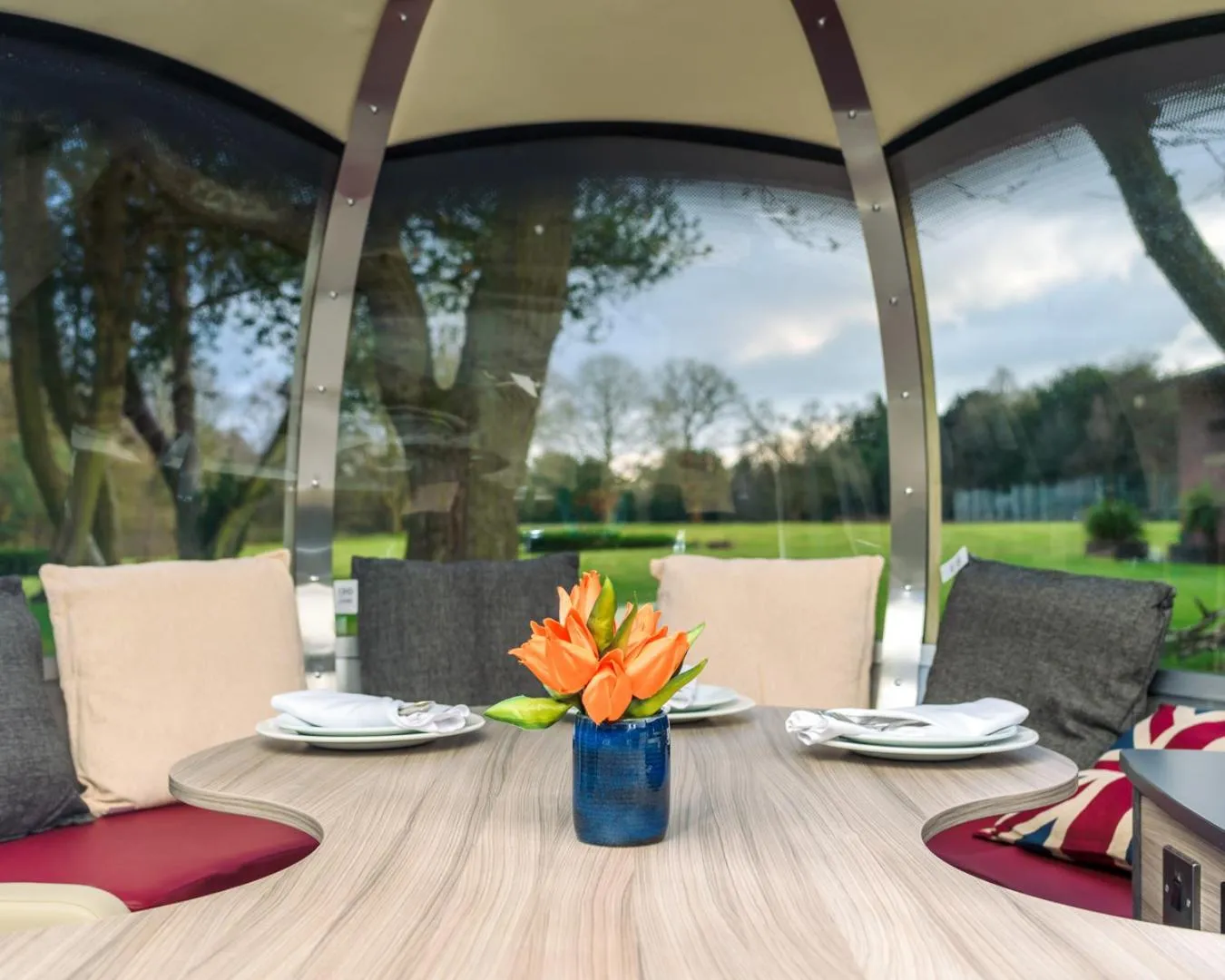 Restaurant/places to eat in Denham Grove