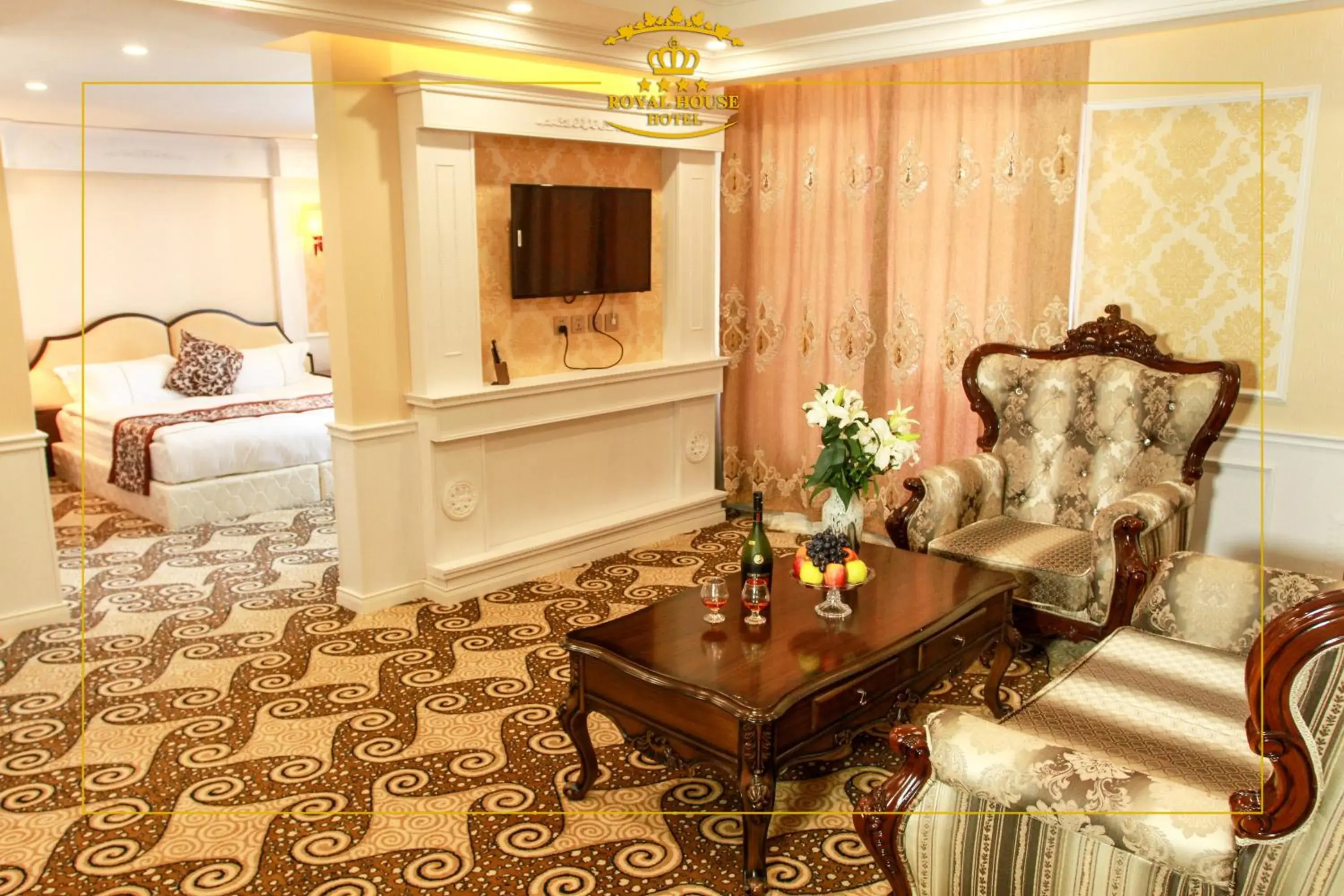 Food close-up, Bed in Royal House Hotel 2 Food close-up, Bed in Royal House Hotel 2