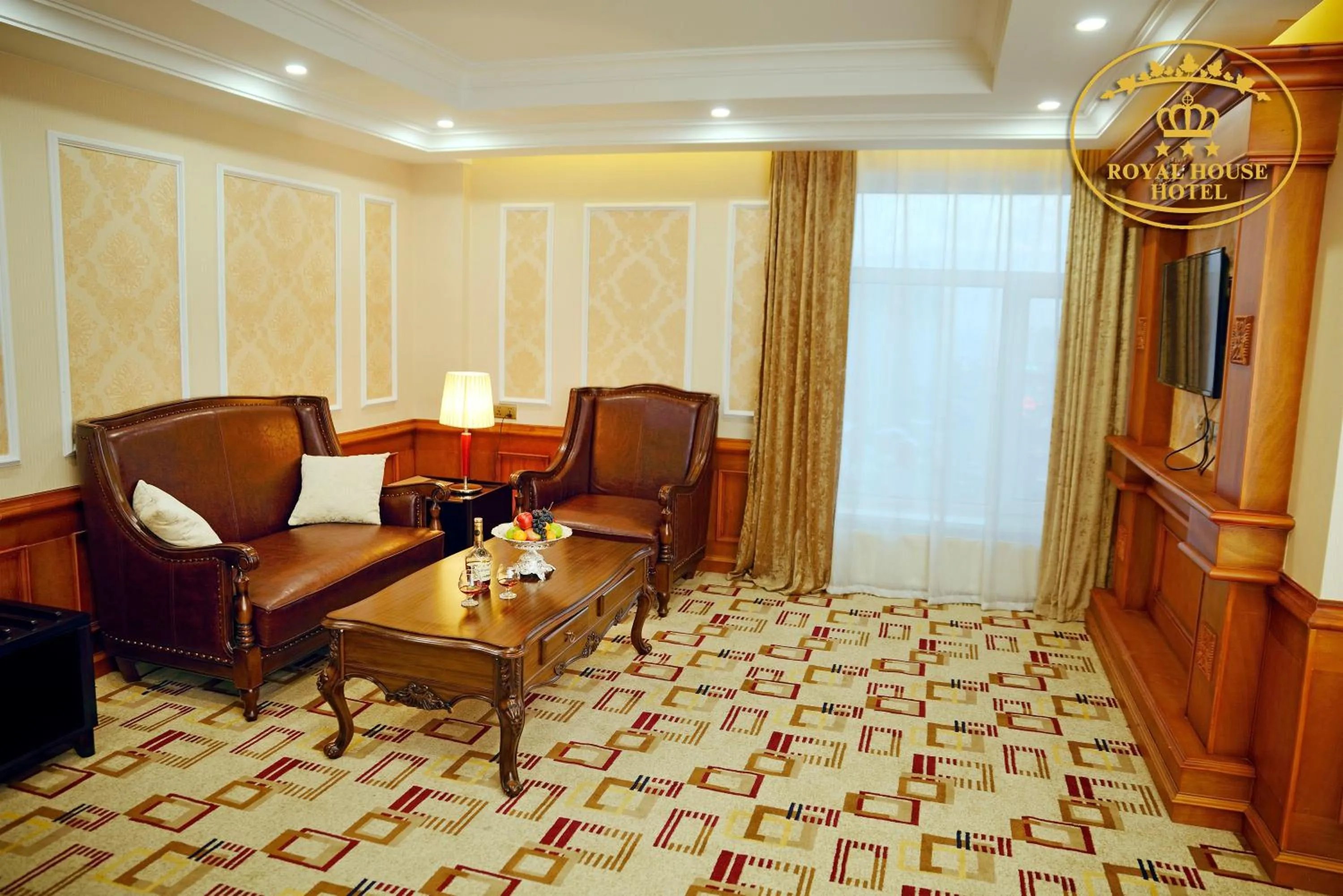 TV and multimedia in Royal House Hotel 2