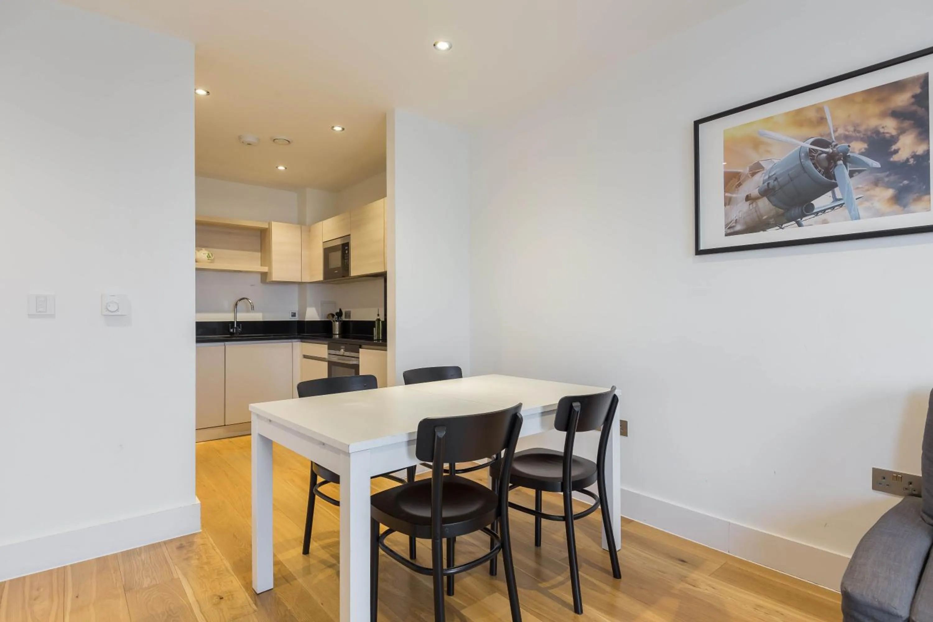 Kitchen or kitchenette, Dining Area in Urban Chic - Portobello