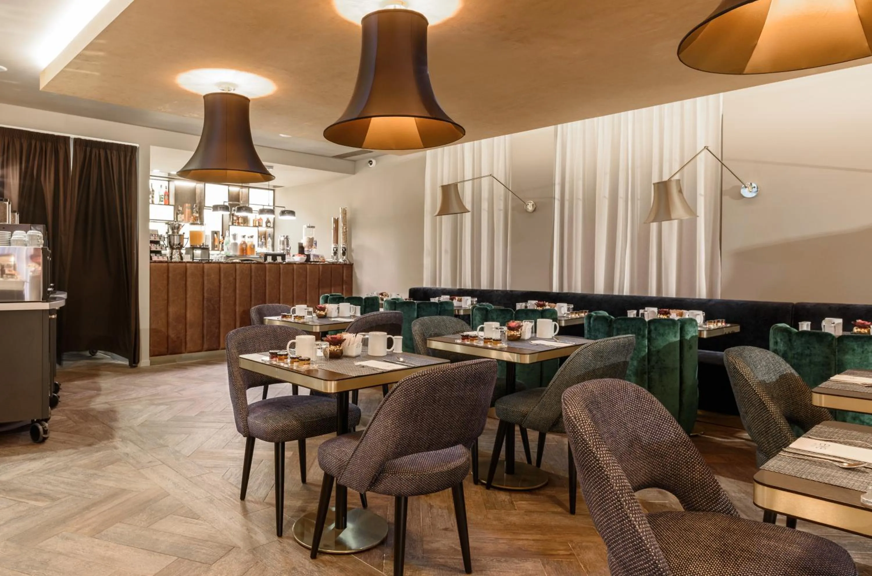 Lounge or bar in Exe Almada Porto