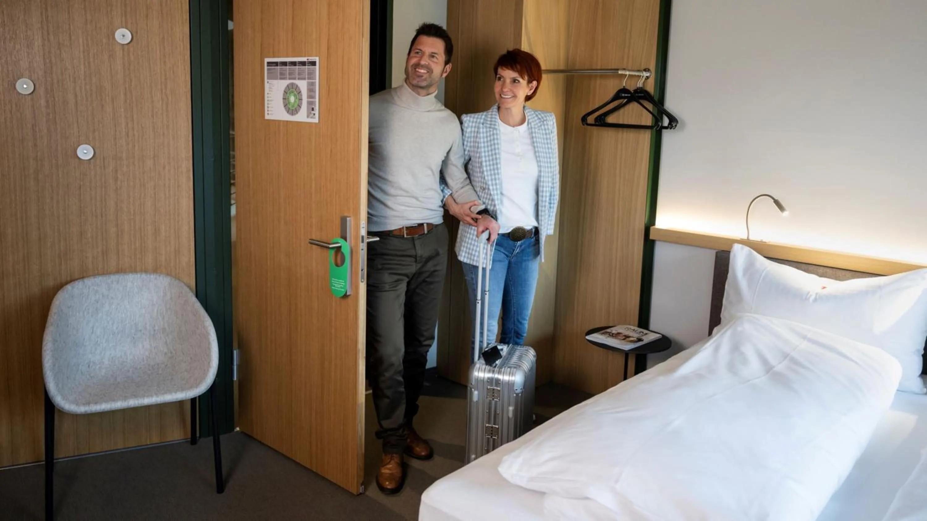 Photo of the whole room, Bed in Centre Loewenberg