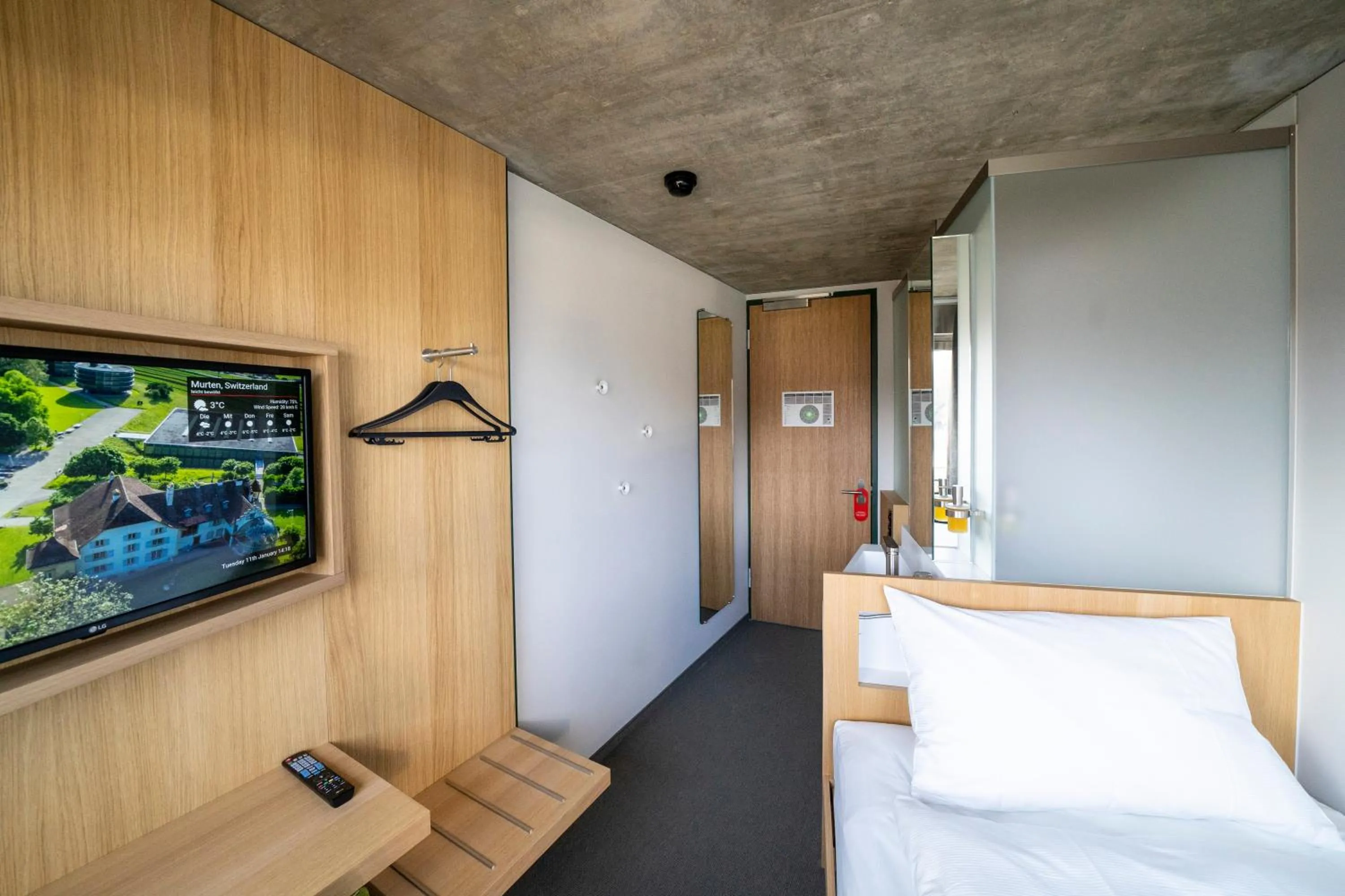 TV and multimedia, Bed in Centre Loewenberg