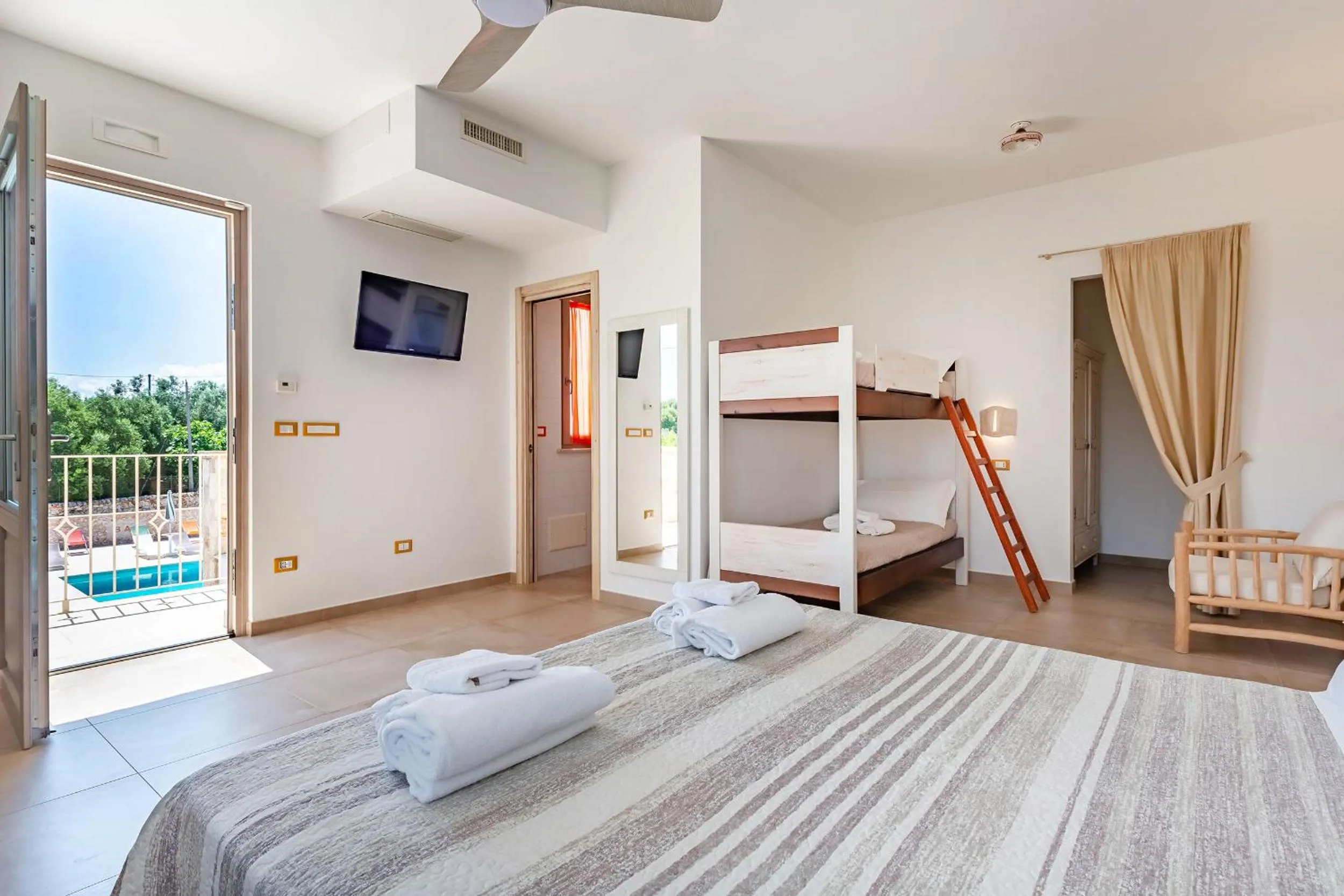 Photo of the whole room, Bed in Villa Fumarola