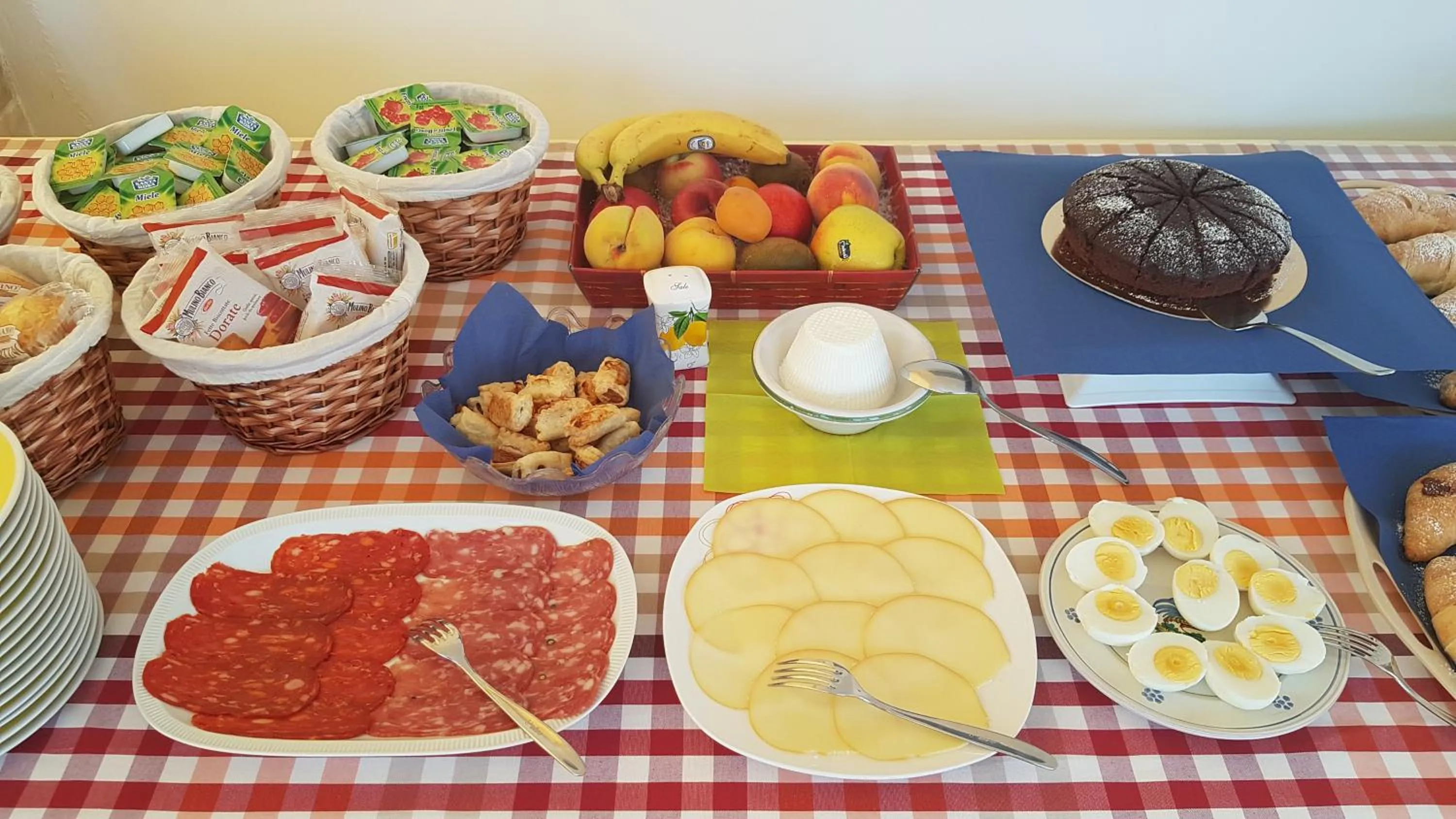 Breakfast in Villa Fumarola