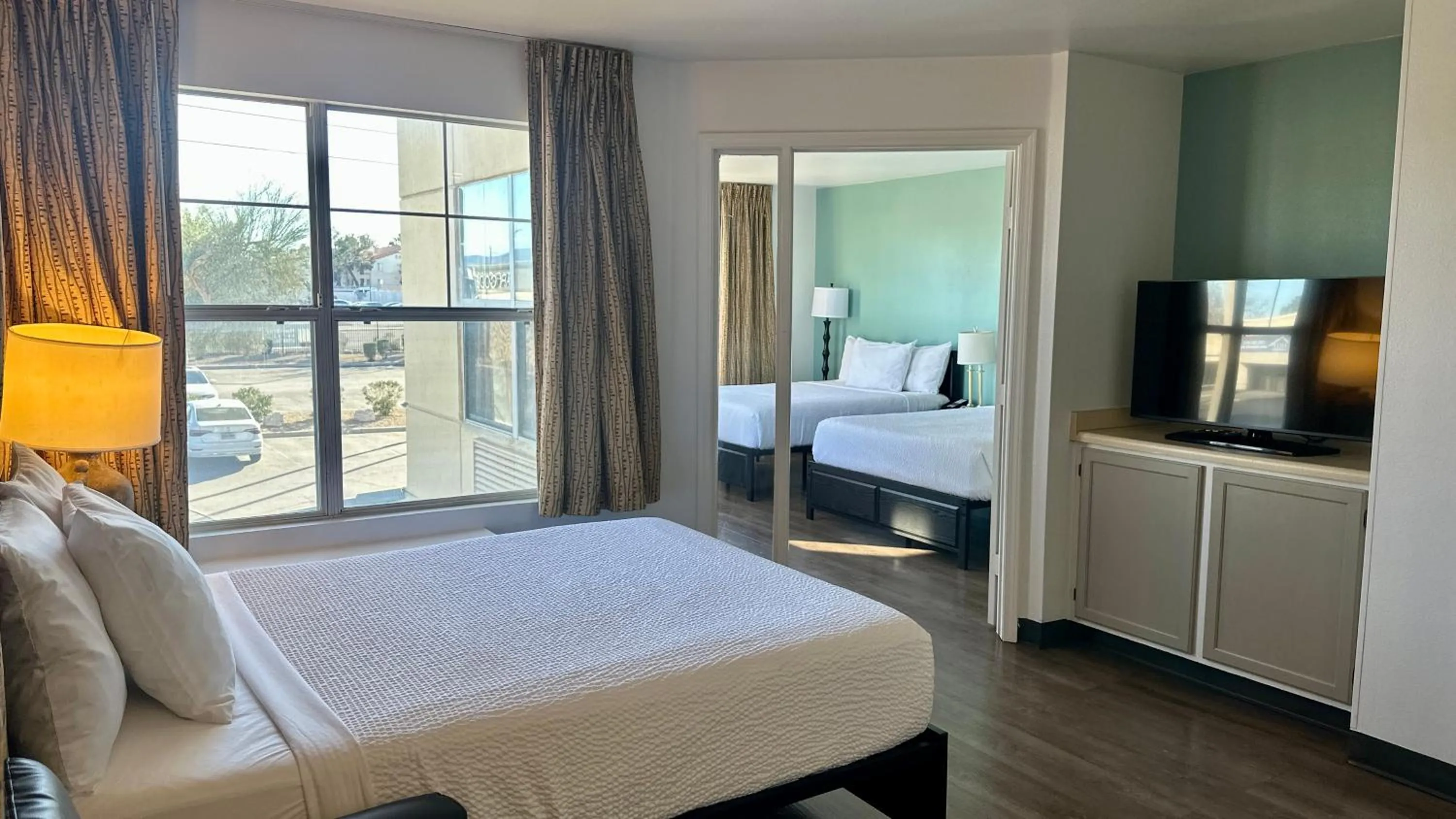 Bedroom, Bed in MainStay Suites Las Vegas Flamingo