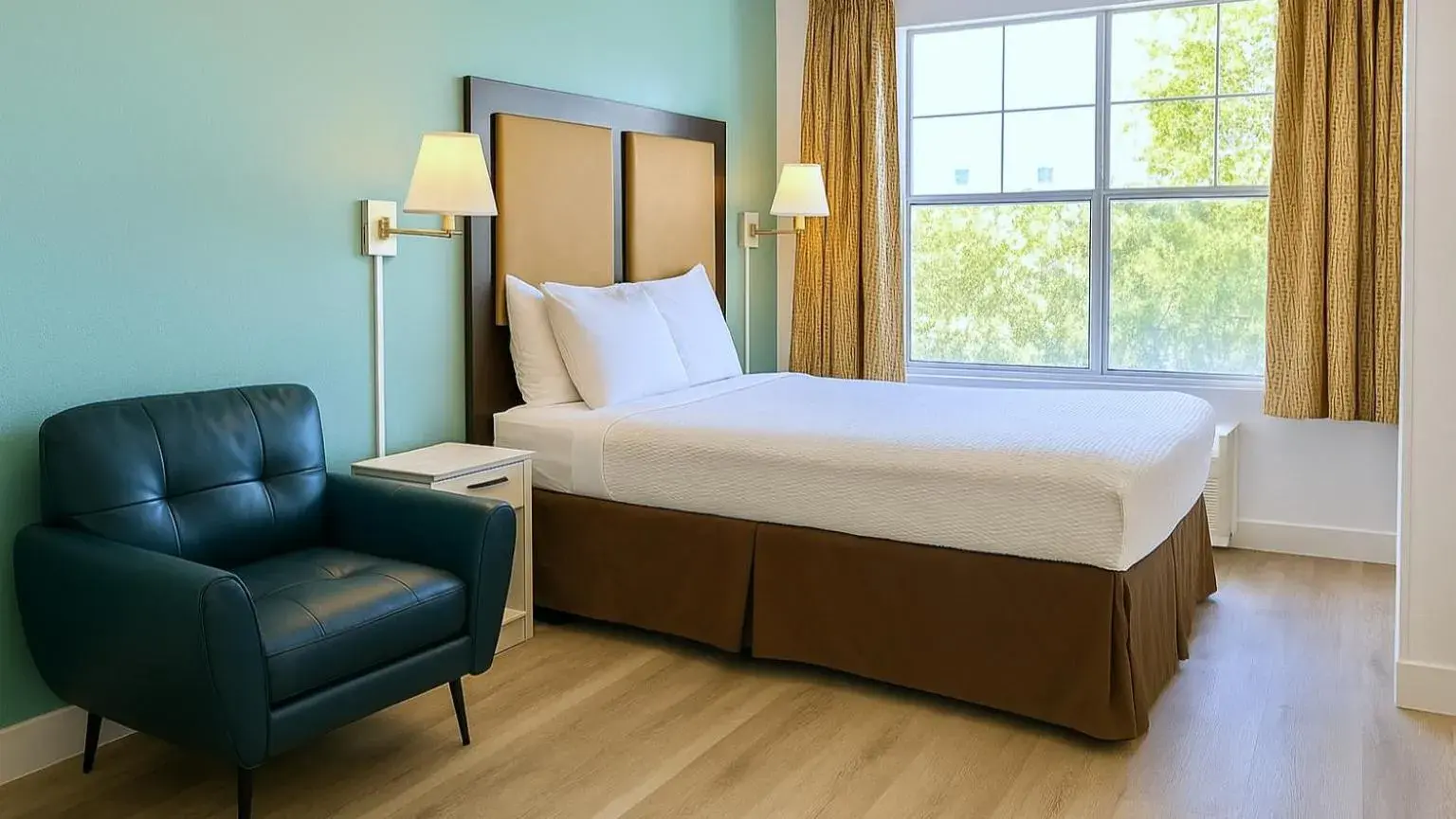 Bed in MainStay Suites Las Vegas Flamingo Bed in MainStay Suites Las Vegas Flamingo