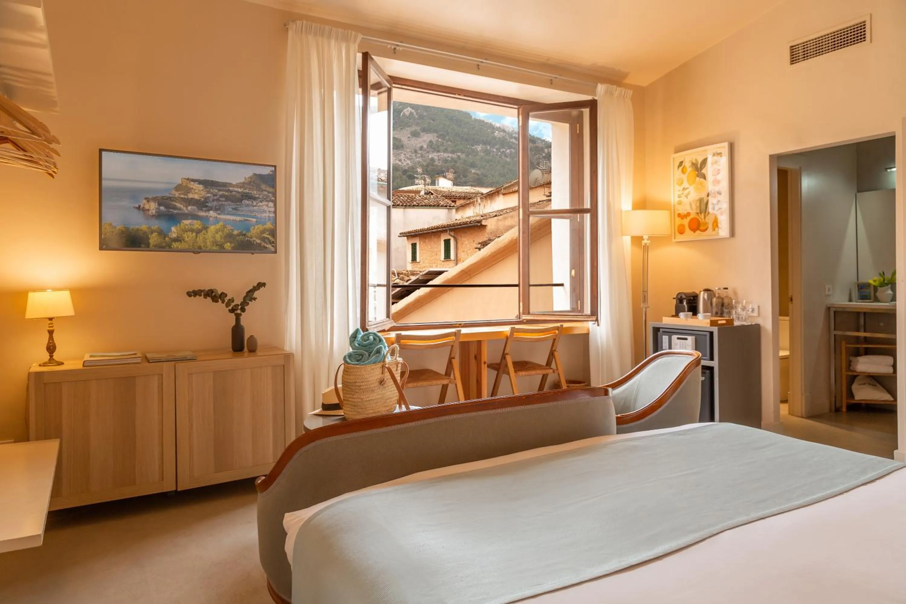 Double Room with Mountain View in SólleRooms