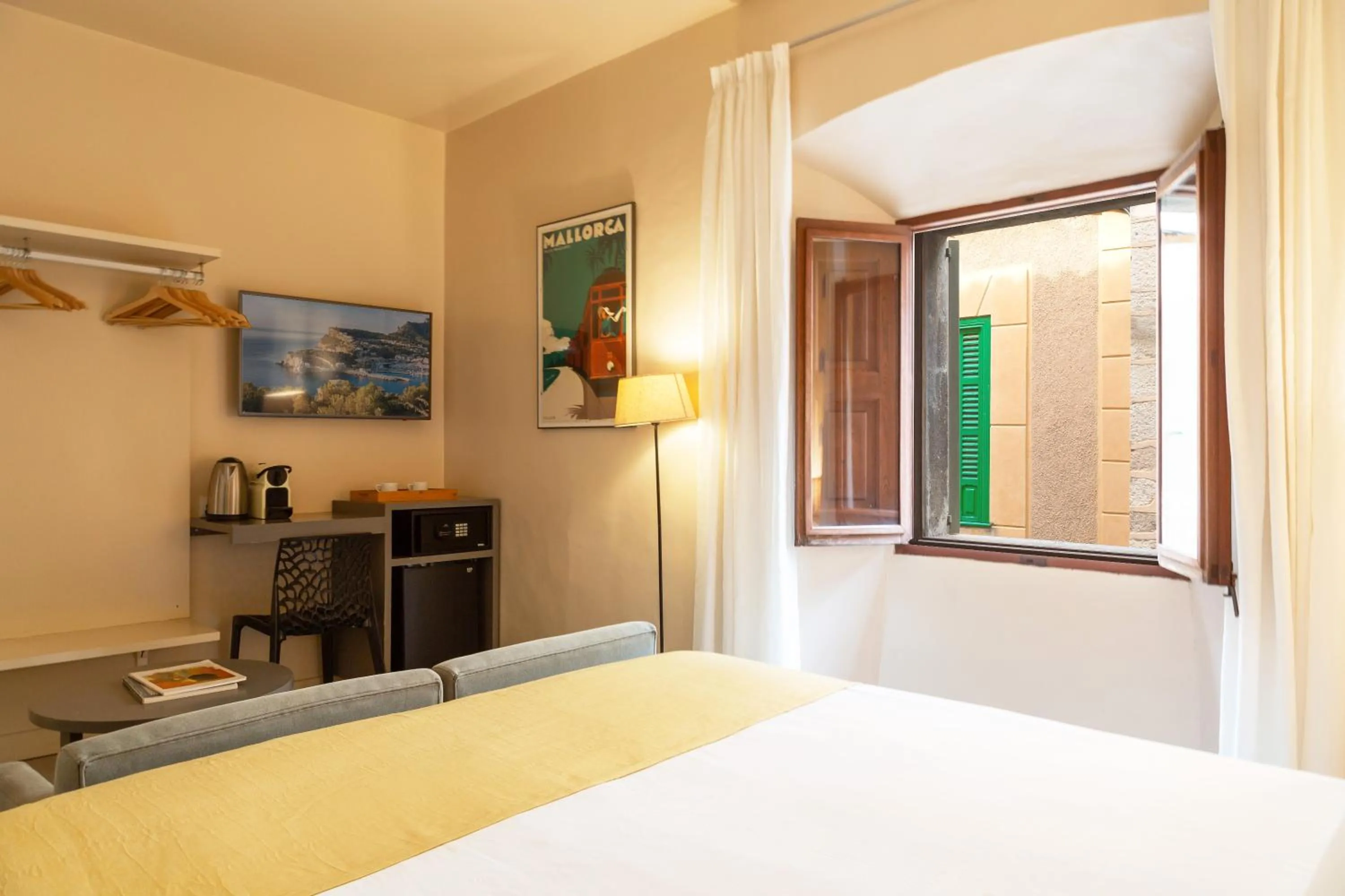 Double or Twin Room in SólleRooms