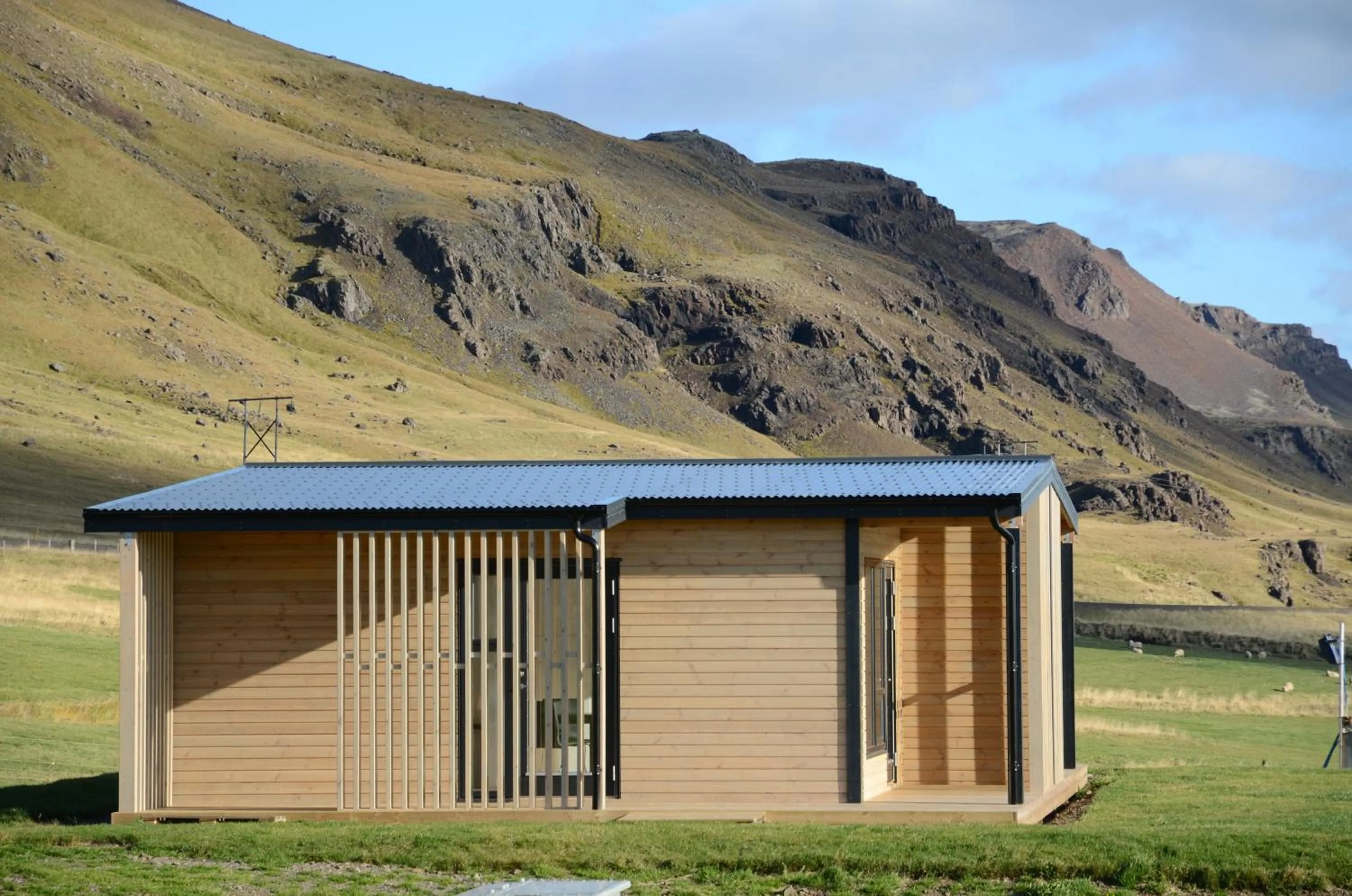 Facade/entrance in Krákhamar Apartments