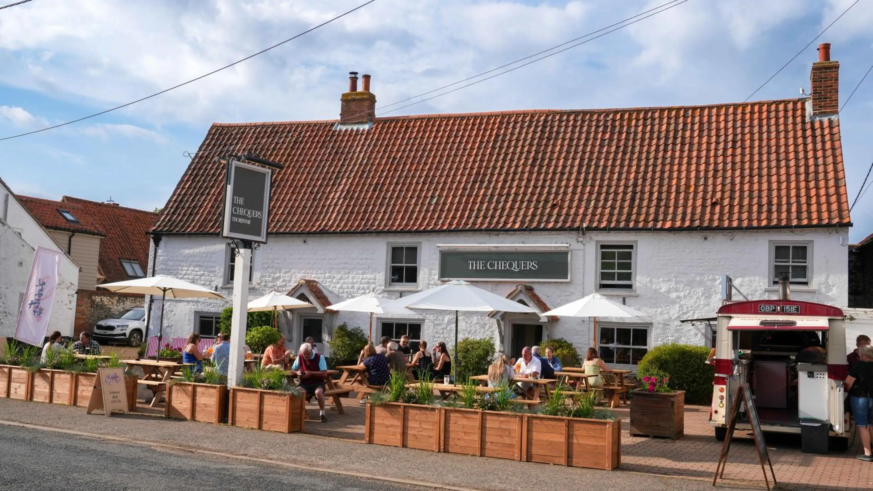 Facade/entrance in The Chequers Inn, Thornham