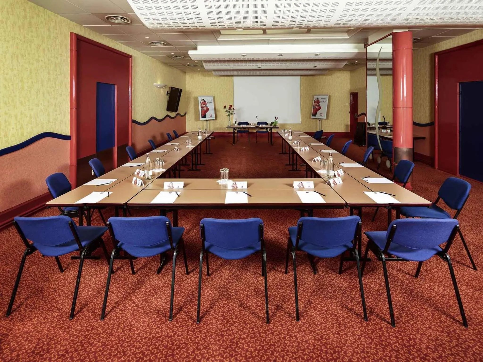 Meeting/conference room in ibis Poitiers Site du Futuroscope