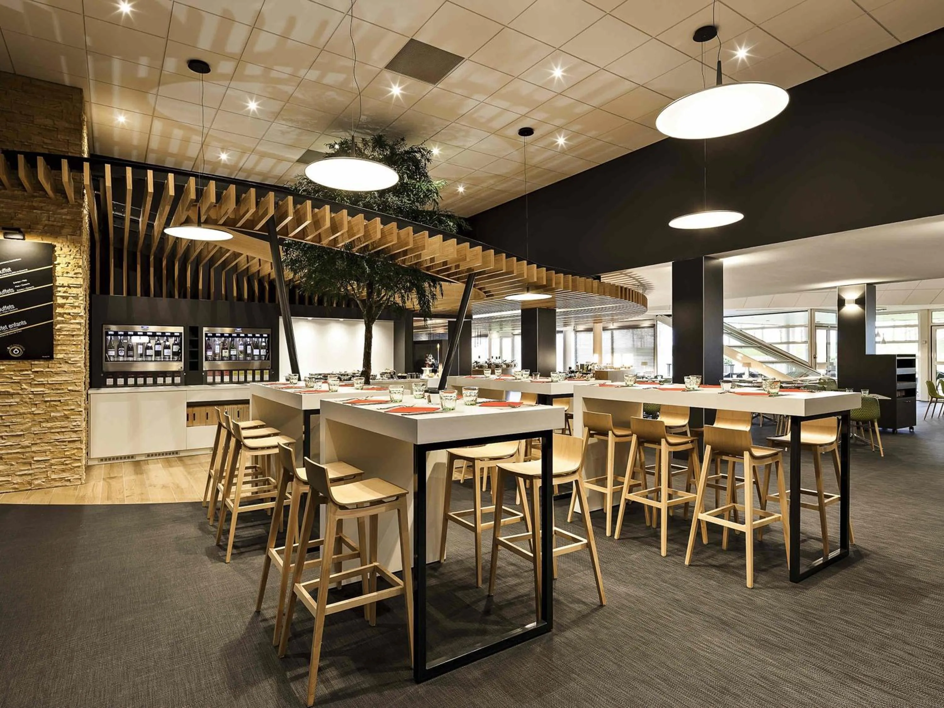 Restaurant/places to eat in ibis Poitiers Site du Futuroscope