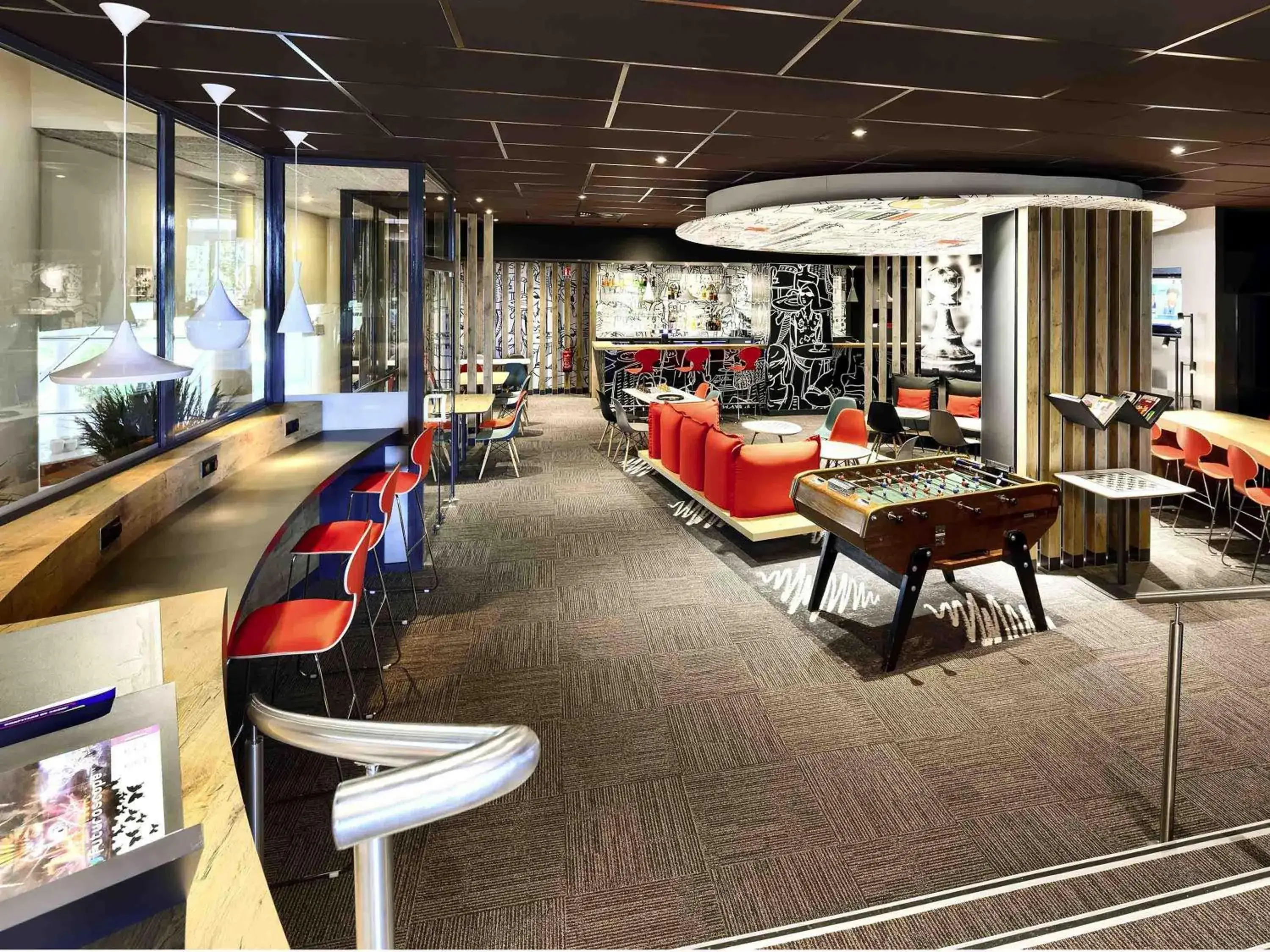Lounge or bar in ibis Site du Futuroscope Lounge or bar in ibis Site du Futuroscope