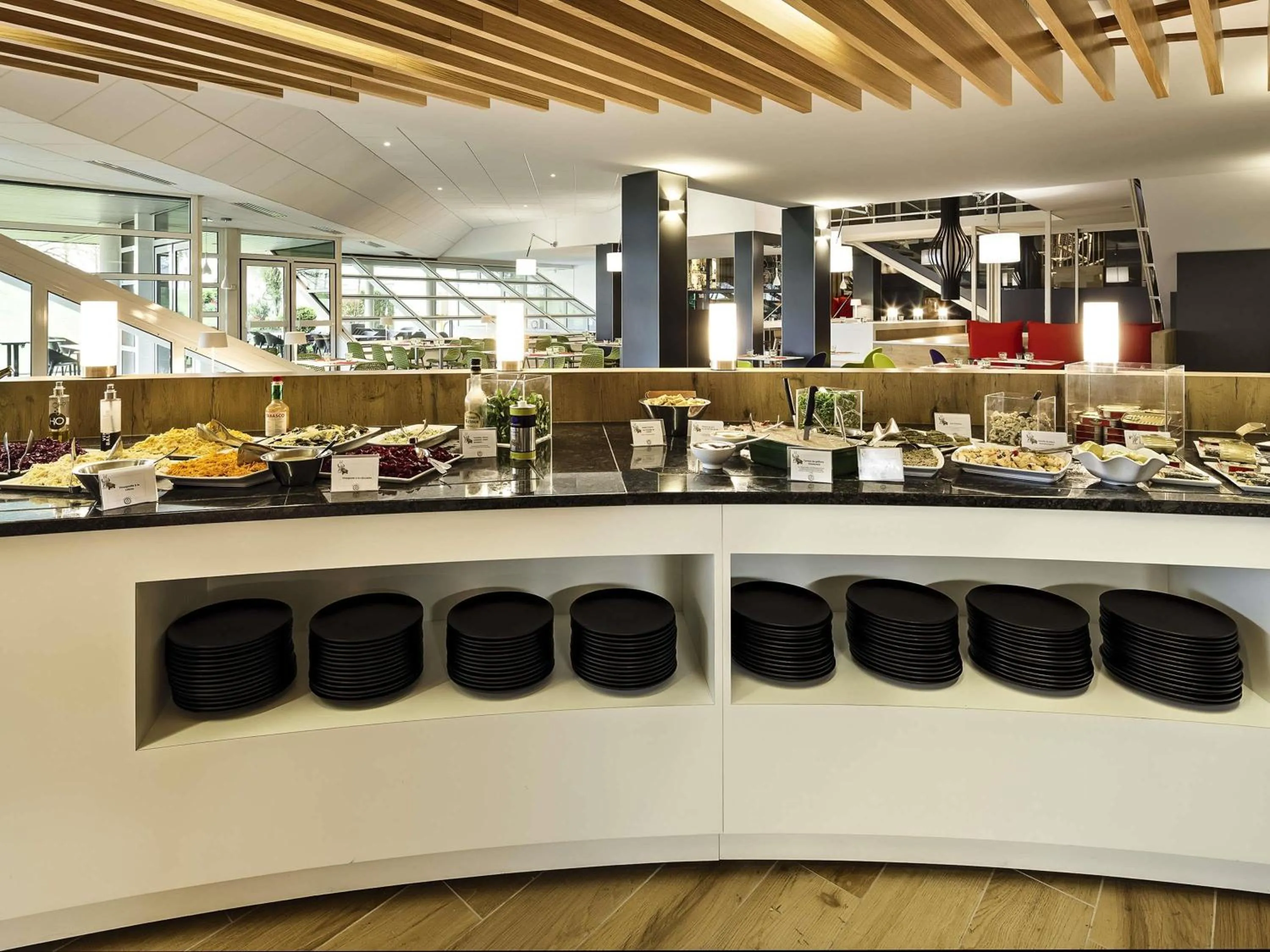 Restaurant/places to eat in ibis Poitiers Site du Futuroscope