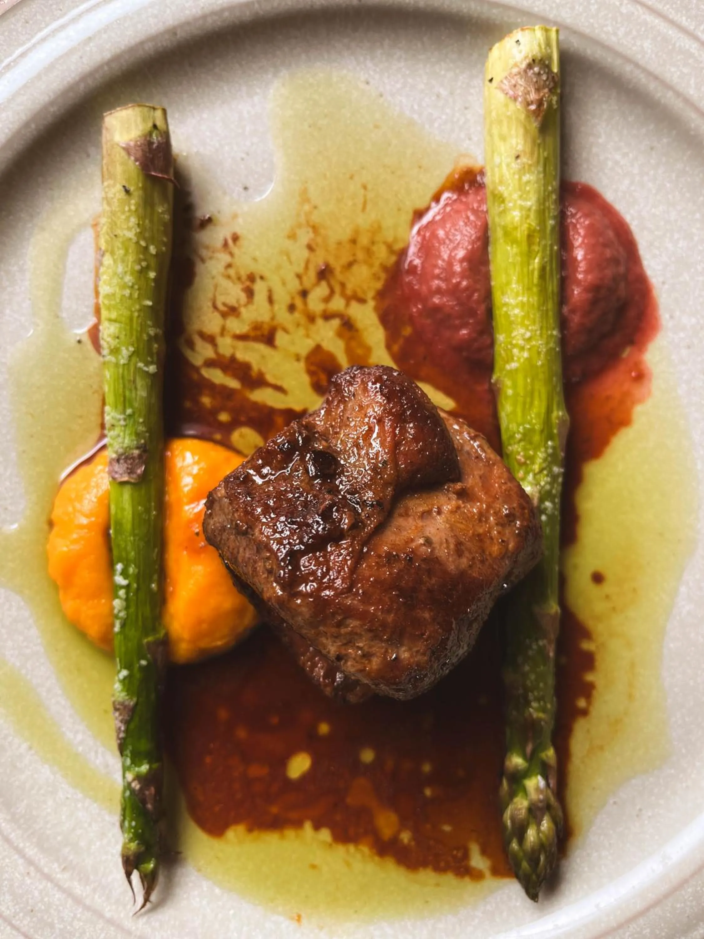 Restaurant/places to eat in Nira Caledonia