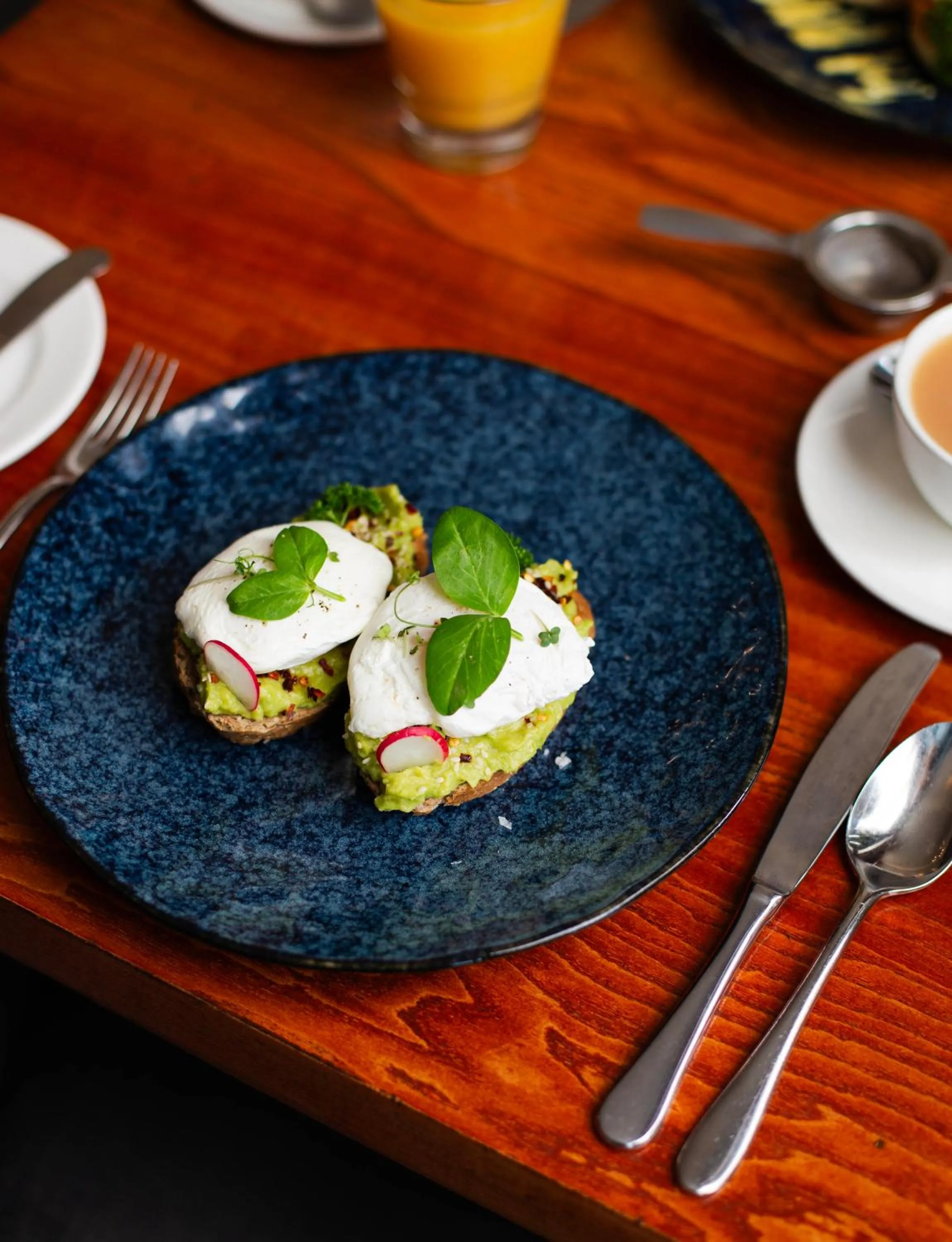 Restaurant/places to eat in Nira Caledonia