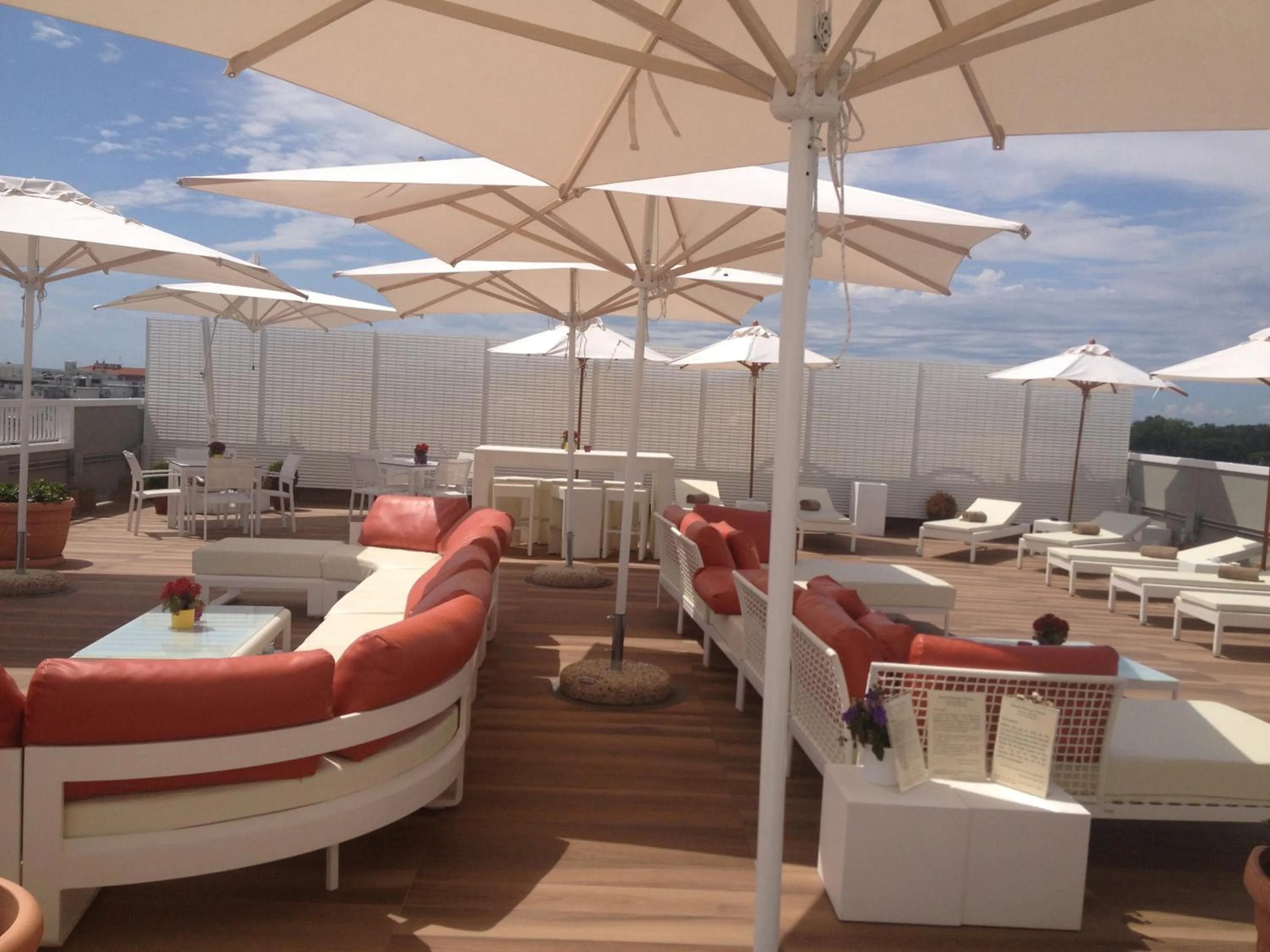 Swimming pool in Hotel Principe Palace