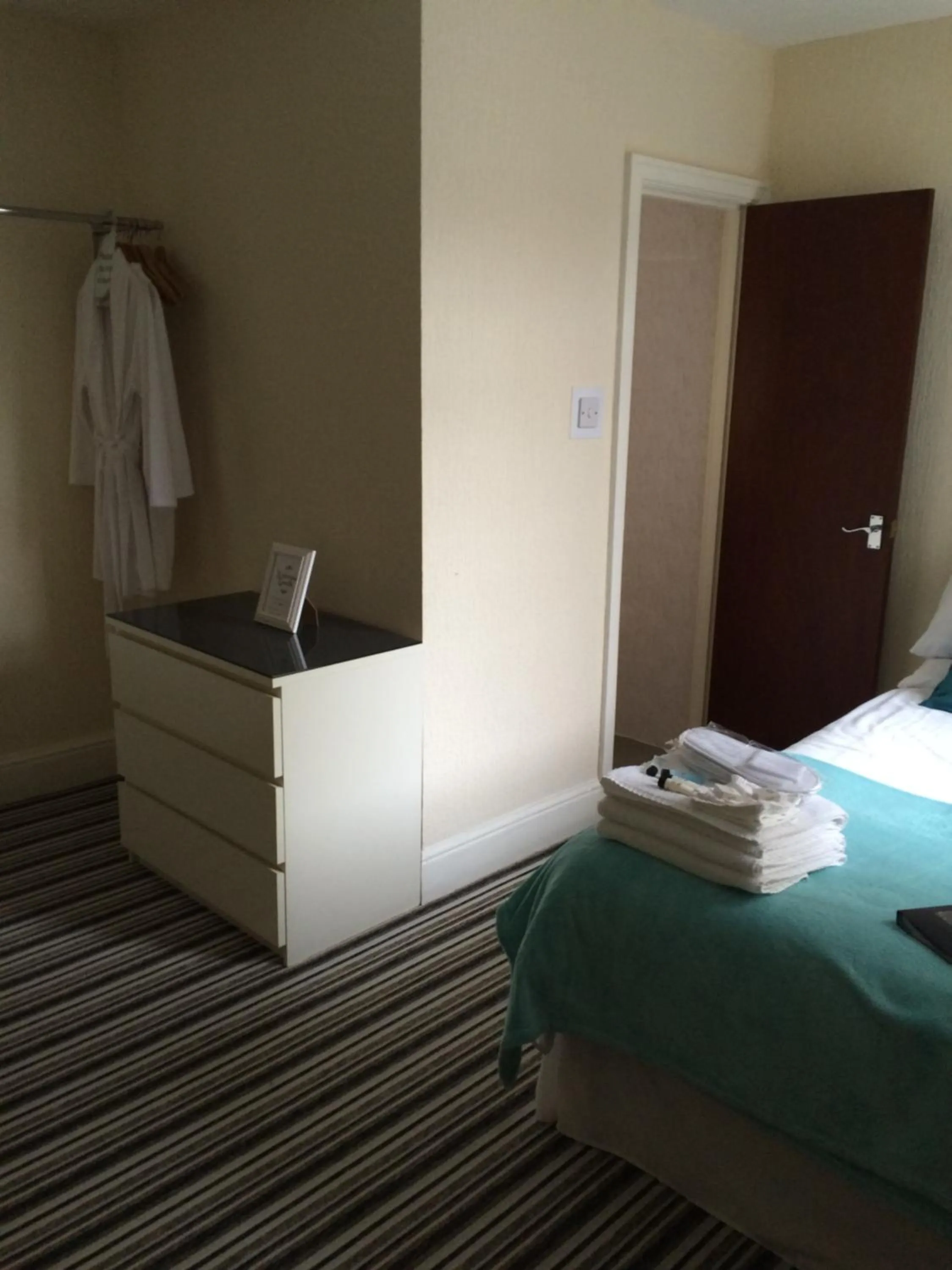 Photo of the whole room, Bed in The Oxfordshire