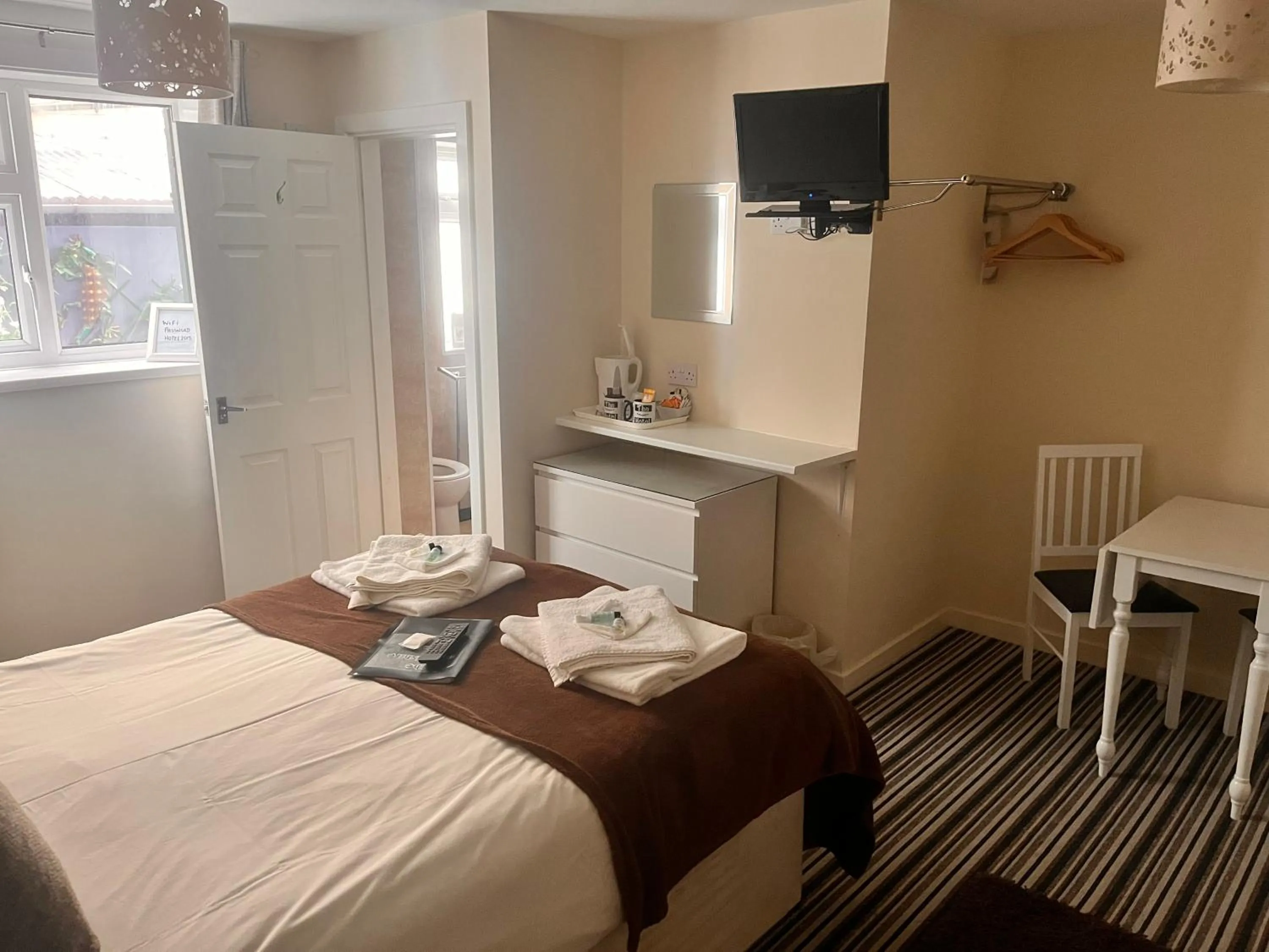 Bedroom, Bed in The Oxfordshire