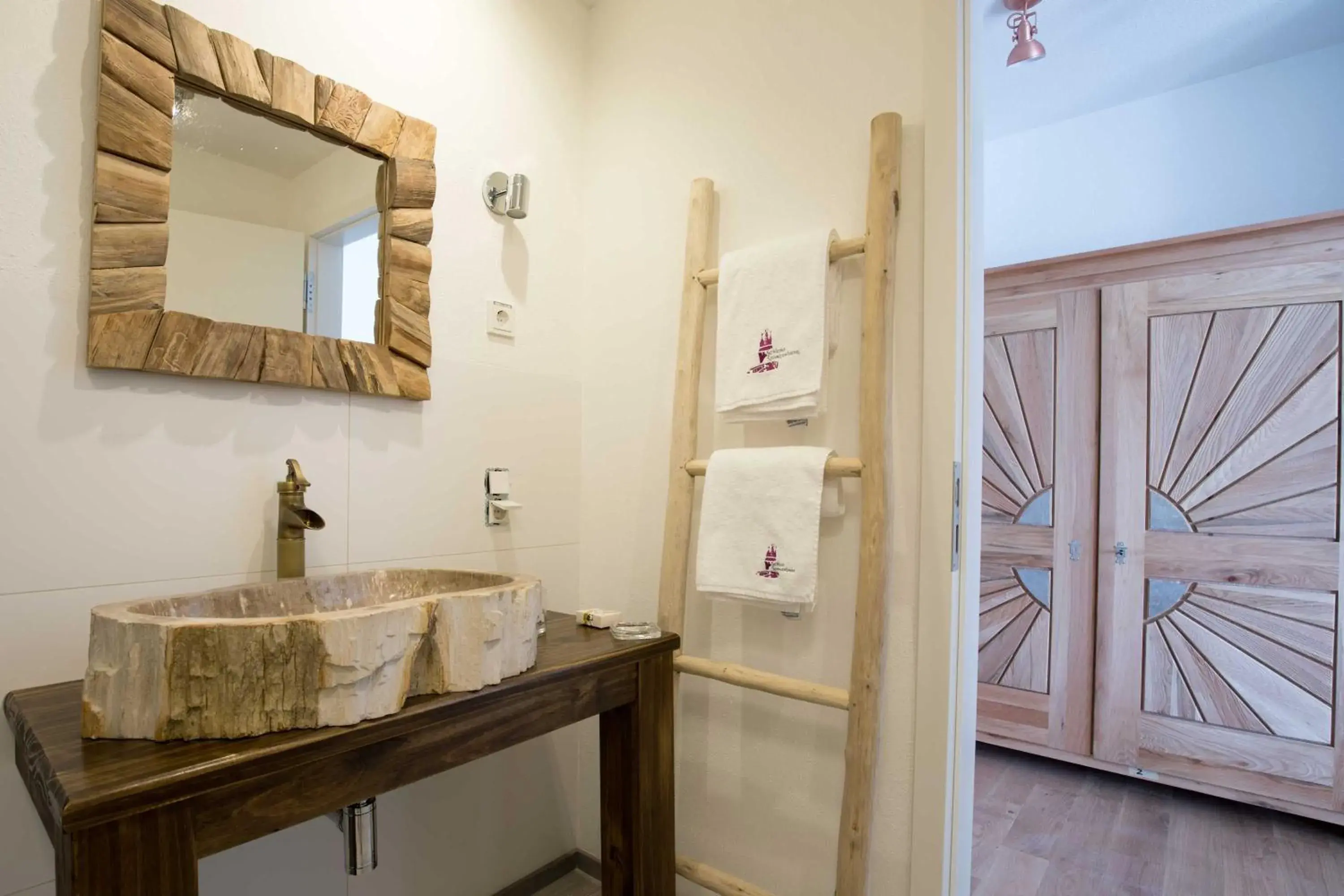 Double Room - single occupancy in Schloss Spangenberg Double Room - single occupancy in Schloss Spangenberg