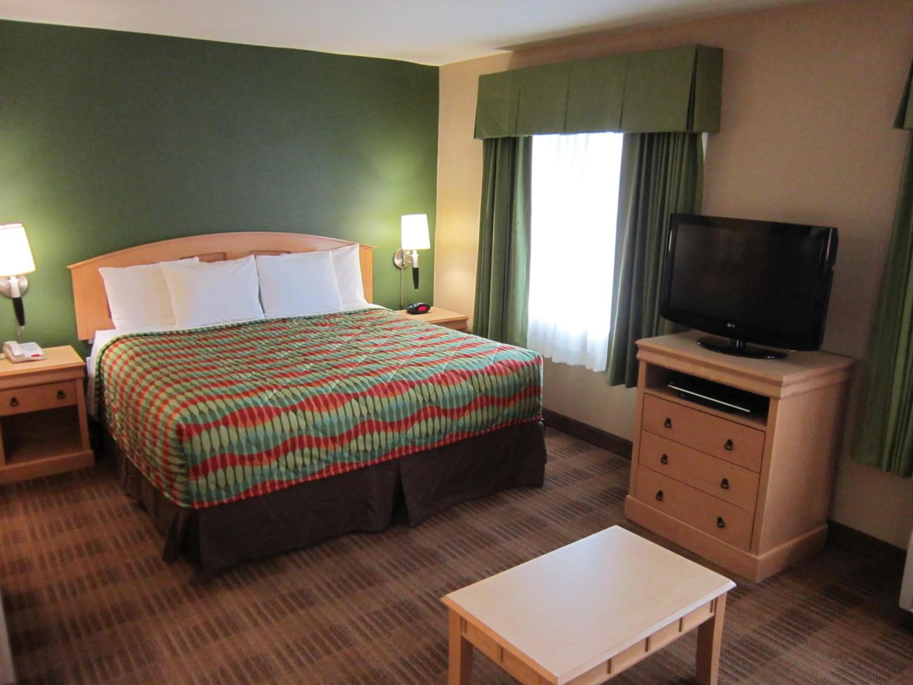Bedroom, Bed in Extended Stay America Suites - Orlando - Lake Buena Vista