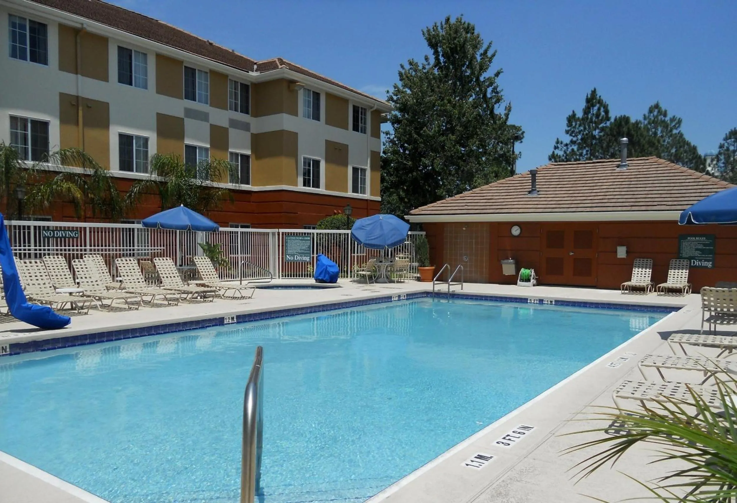 Swimming pool in Extended Stay America Suites - Orlando - Lake Buena Vista