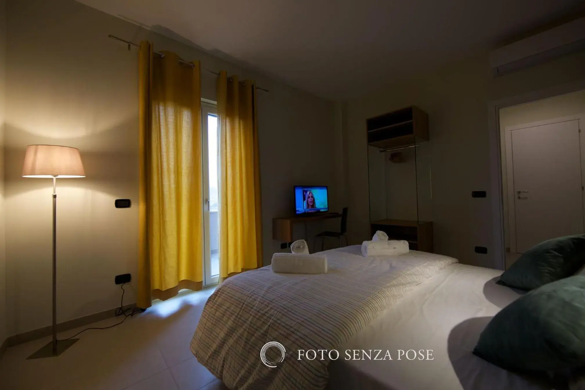 King Room with Balcony - single occupancy in lepini suites affittacamere King Room with Balcony - single occupancy in lepini suites affittacamere