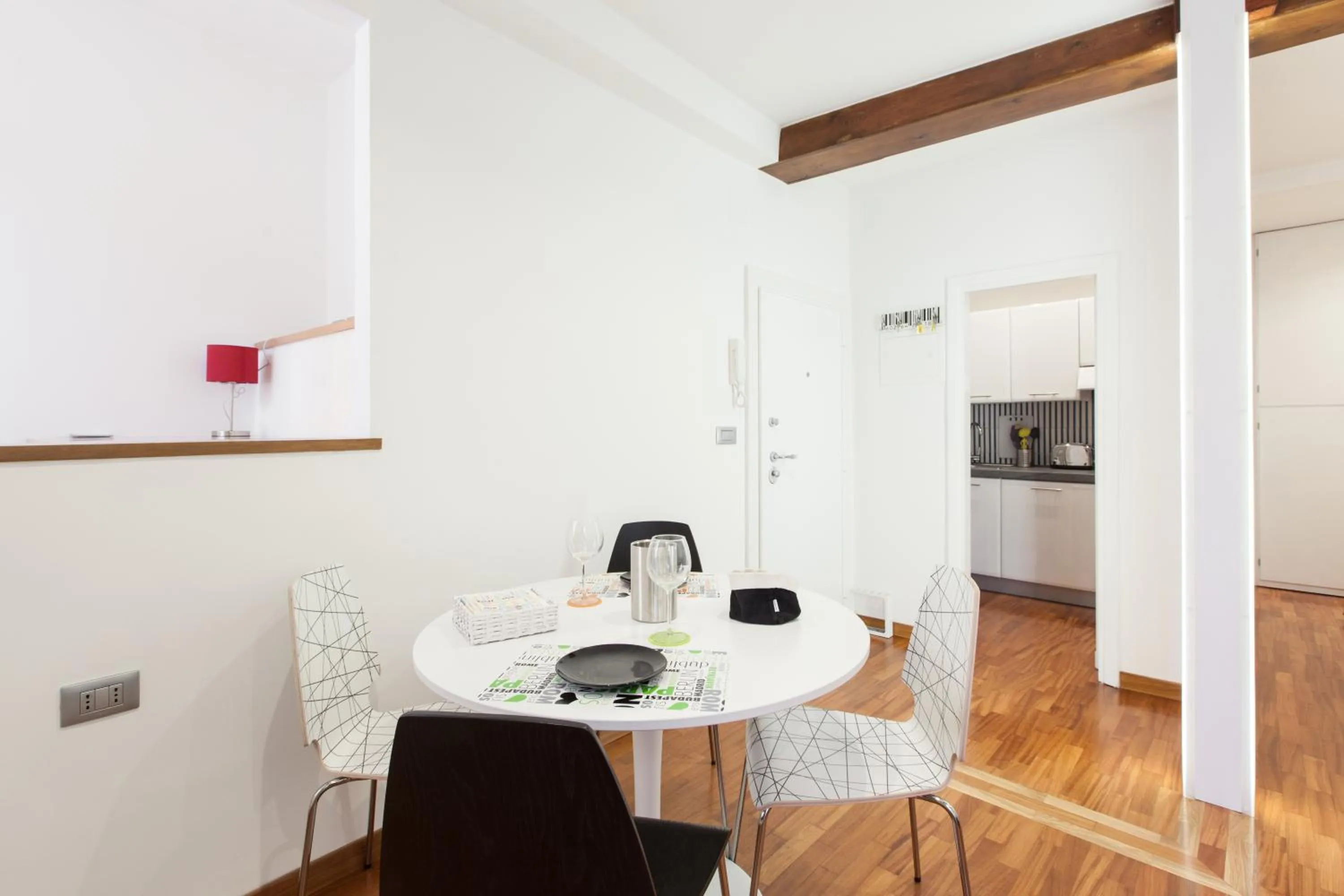 Photo of the whole room in Urbana Lodge, Monti