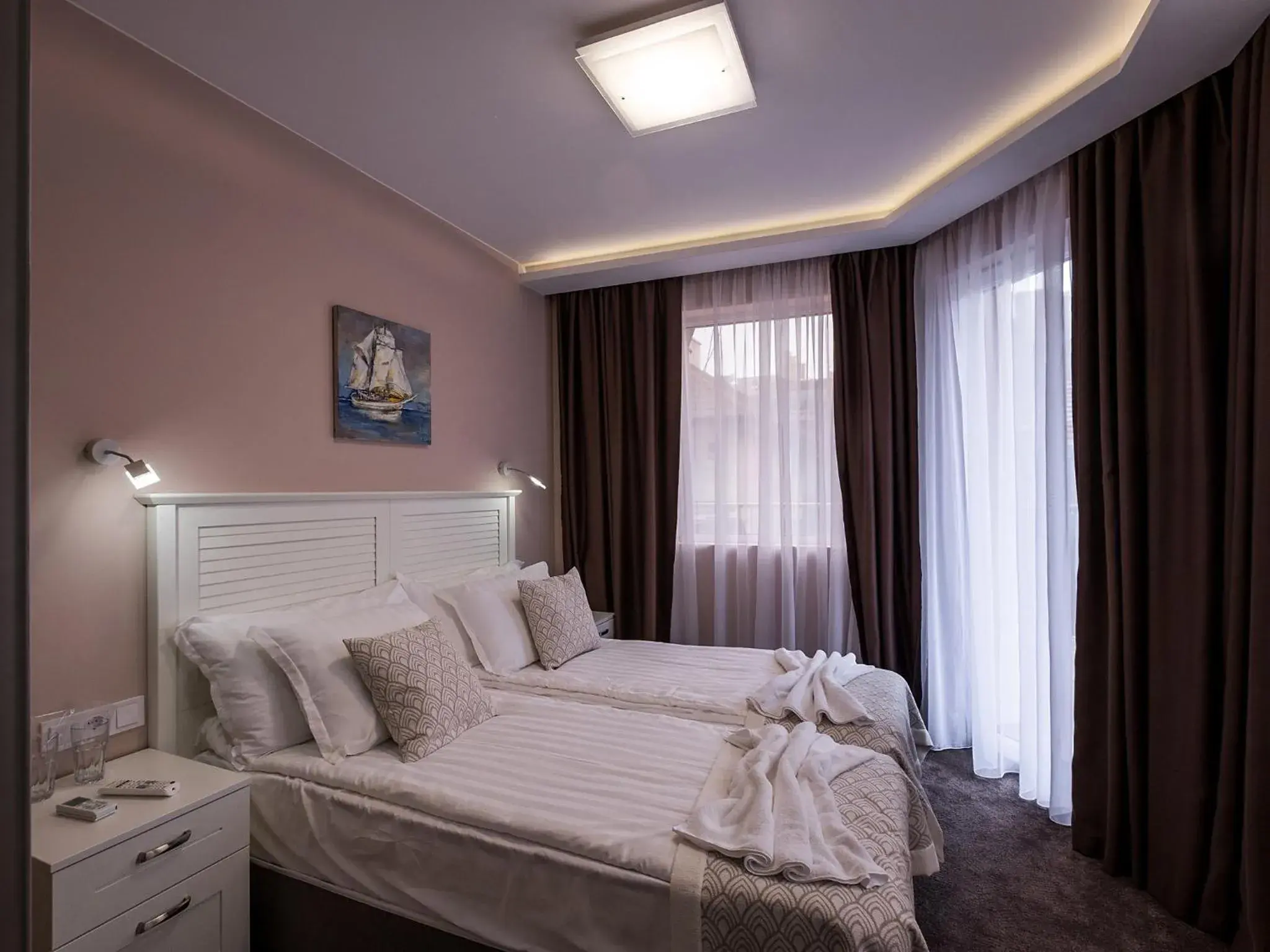 Twin Room with City View in Caro Apartments & Rooms Twin Room with City View in Caro Apartments & Rooms