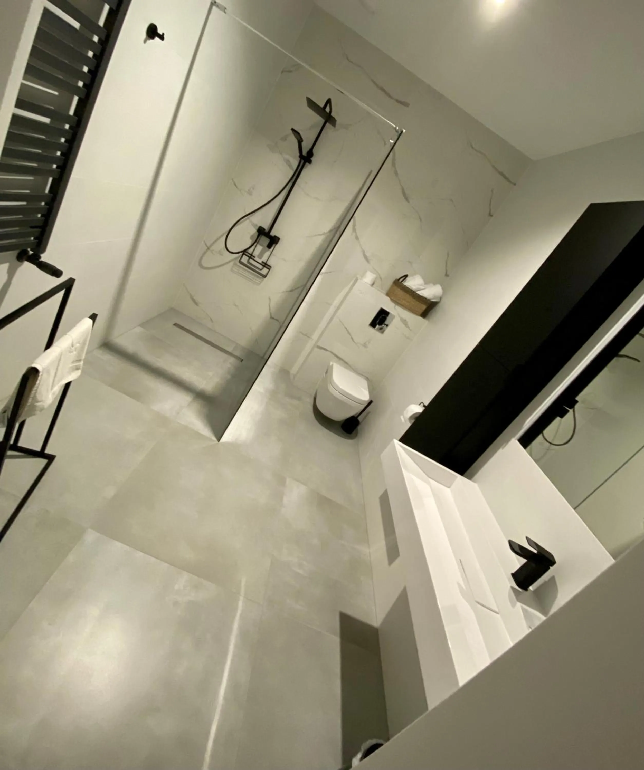 Shower in Hotel "Księżyc" w Świebodzicach