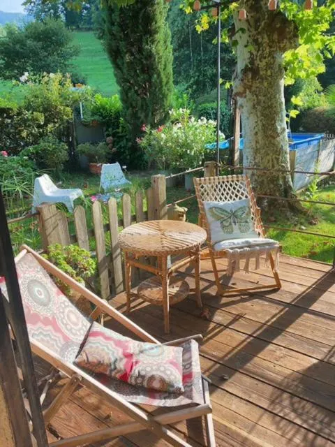 Patio in la maison d'Anna chambres d hôtes