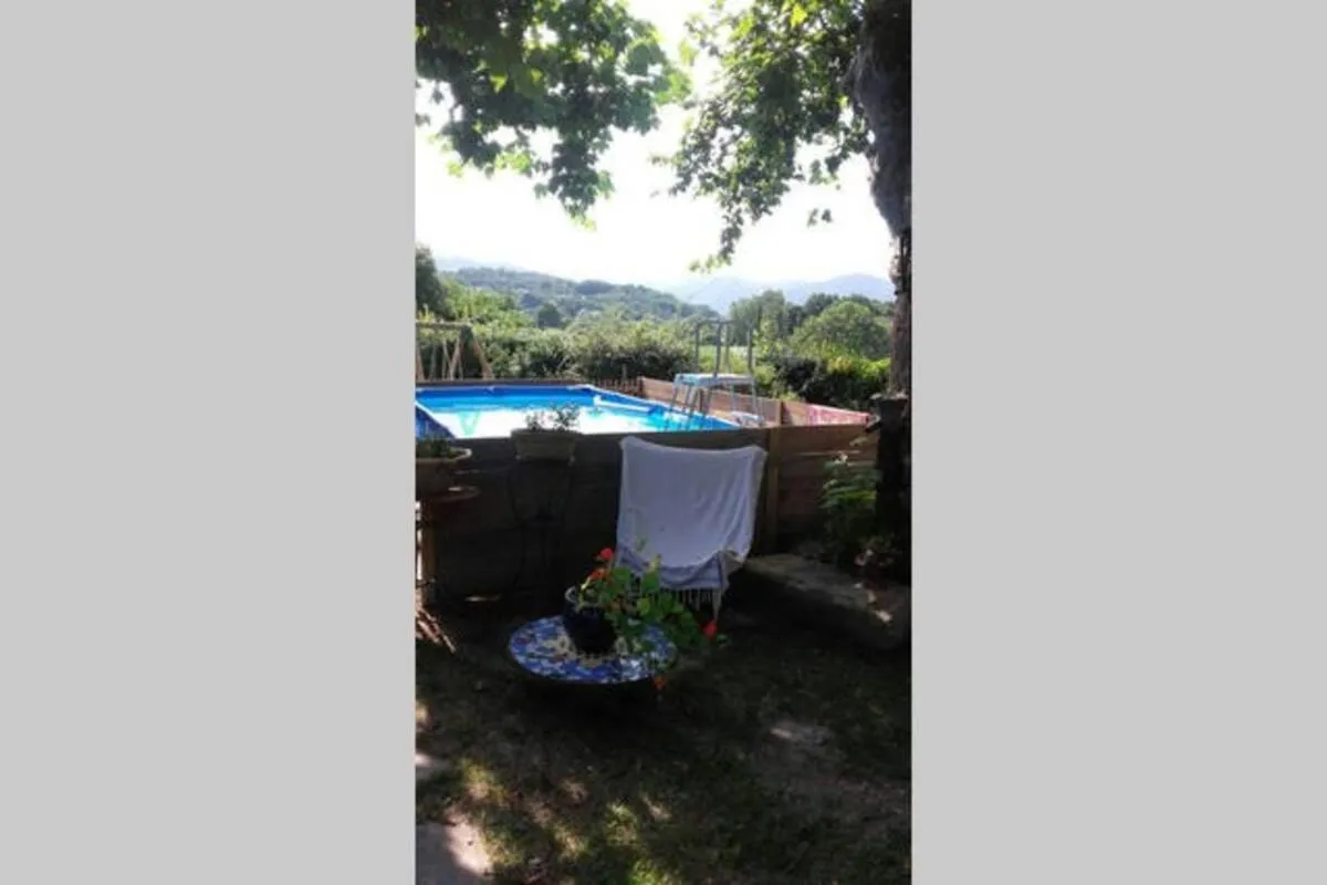 Garden in la maison d'Anna chambres d hôtes