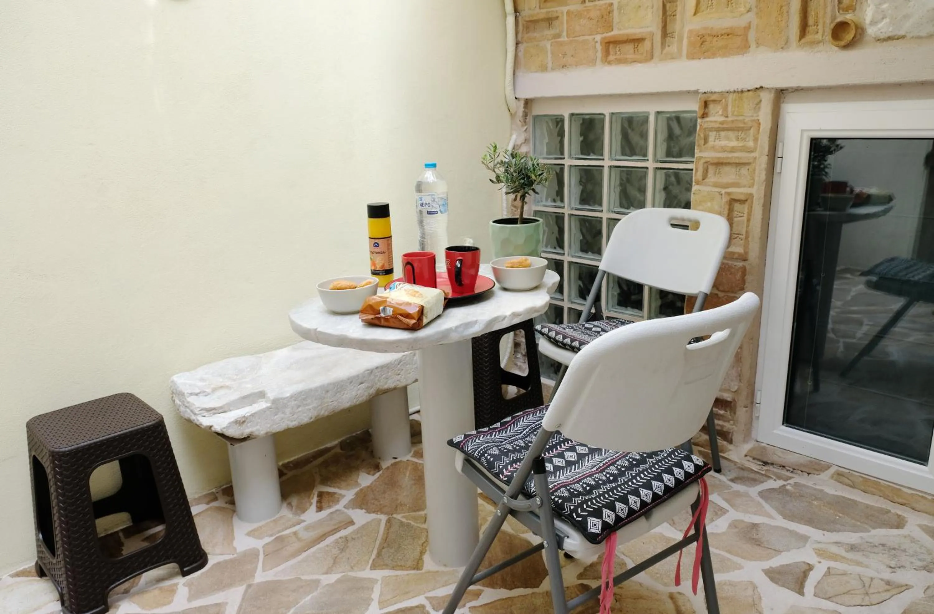 George Studio