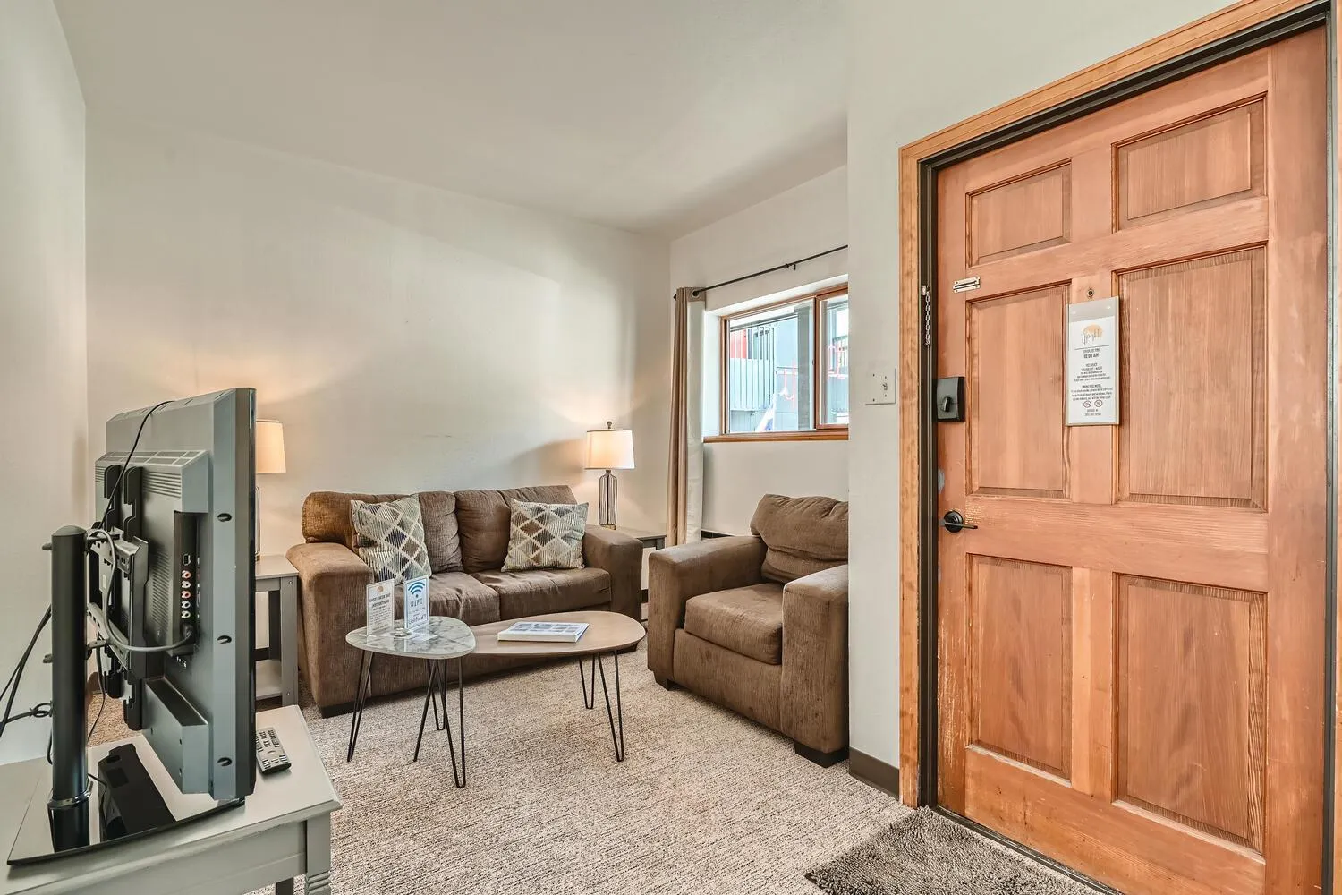 Living room in Uplift Inn