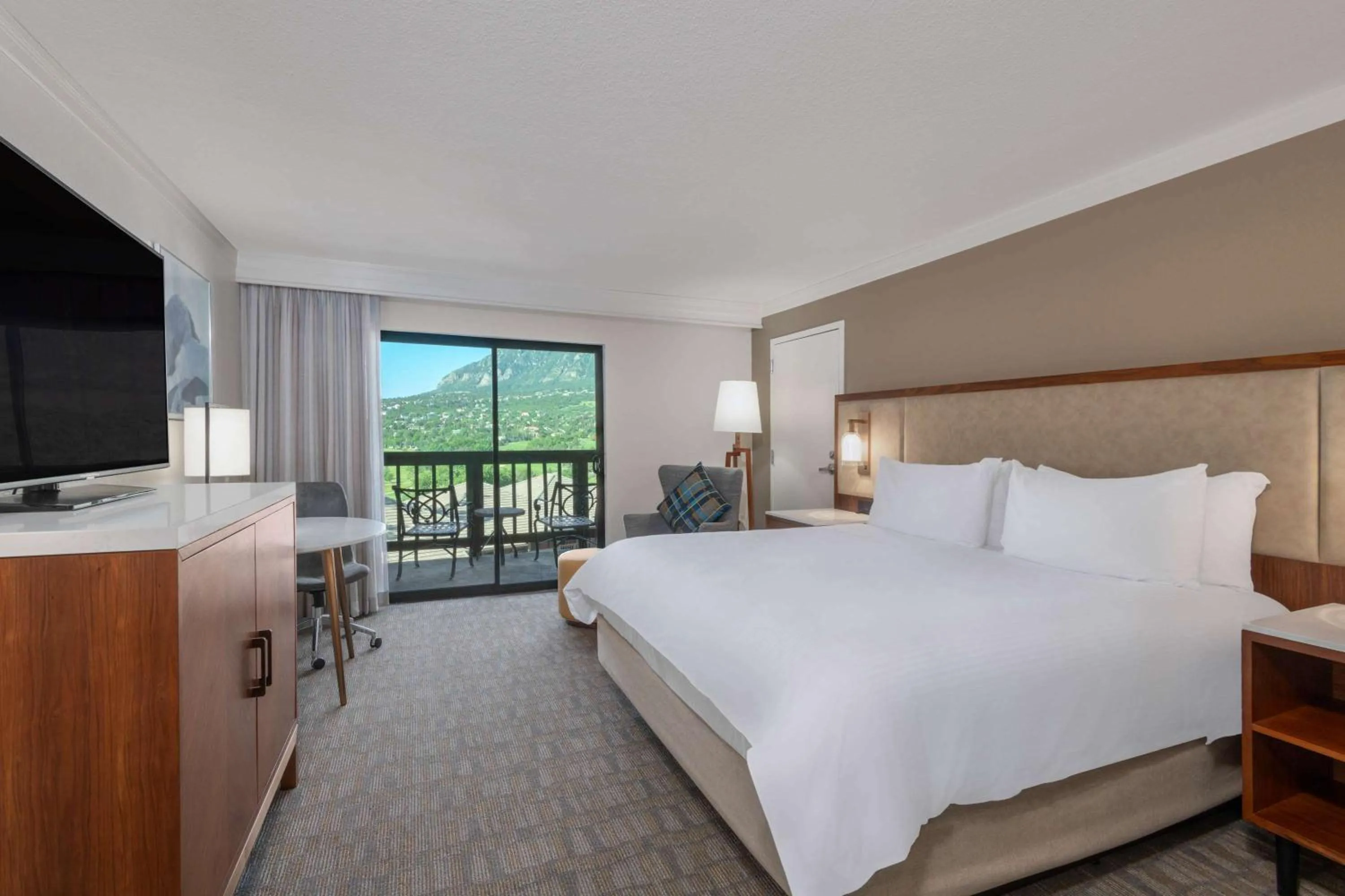 Bedroom, Bed in Cheyenne Mountain Resort, a Destination by Hyatt Hotels