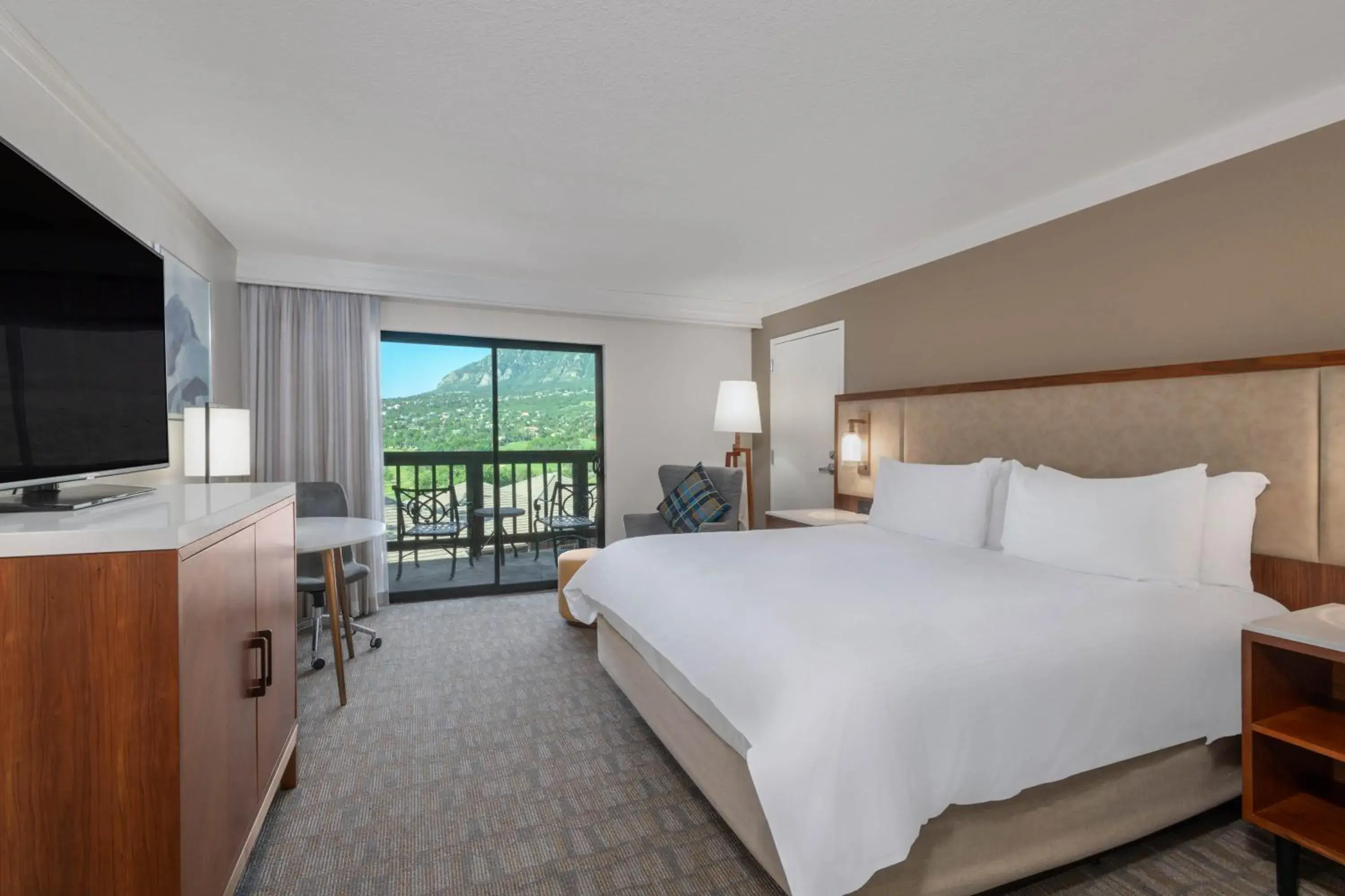 Bed in Cheyenne Mountain Resort, a Destination by Hyatt Hotels Bed in Cheyenne Mountain Resort, a Destination by Hyatt Hotels