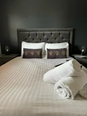 Bed in The Horseshoe & Castle Bed in The Horseshoe & Castle