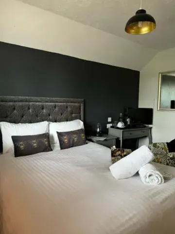 Bedroom, Bed in The Horseshoe & Castle Bedroom, Bed in The Horseshoe & Castle