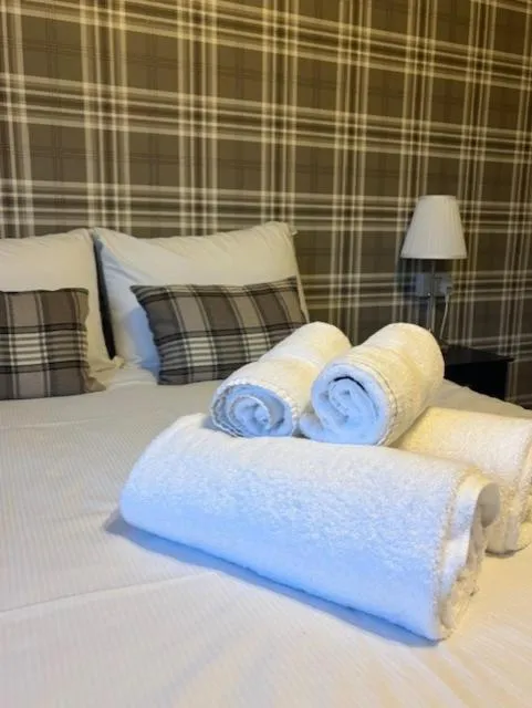 Bedroom, Bed in The Horseshoe & Castle