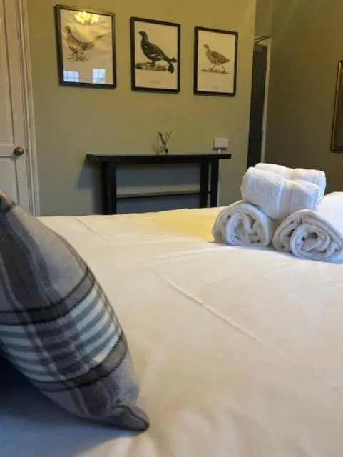 Bedroom, Bed in The Horseshoe & Castle