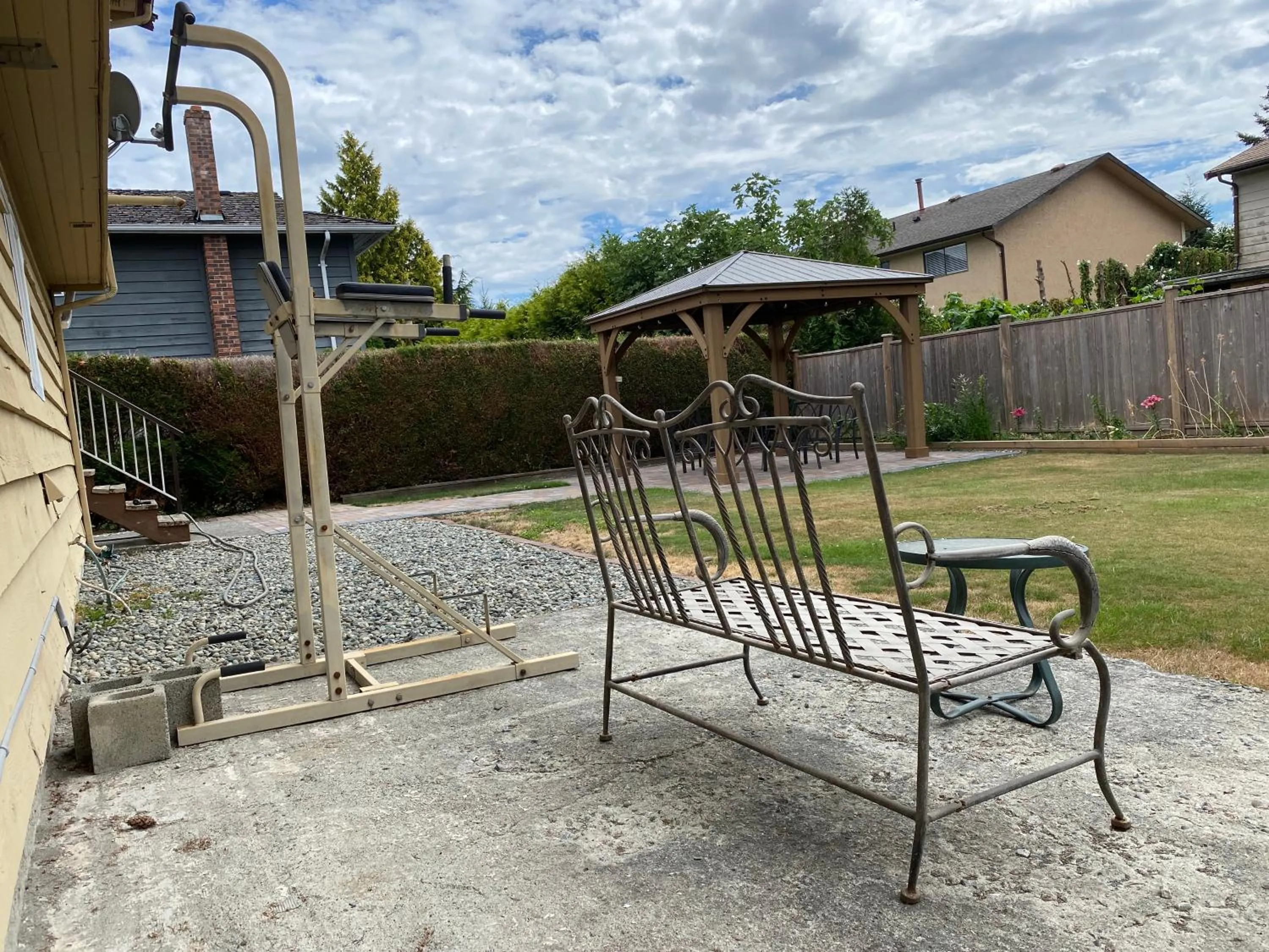 YVR Vickie’s Bed and Breakfast