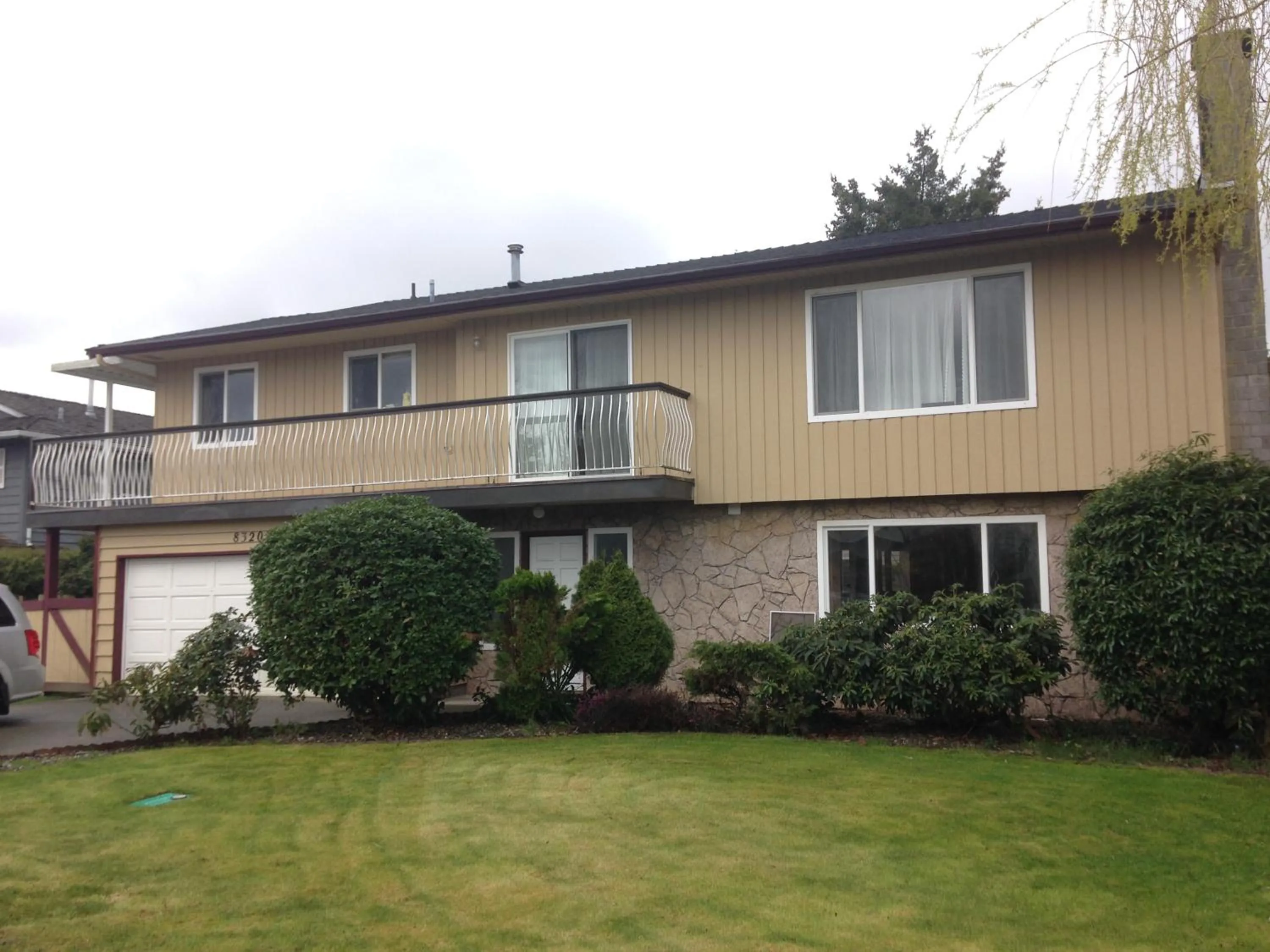 Property building in YVR Vickie’s Bed and Breakfast