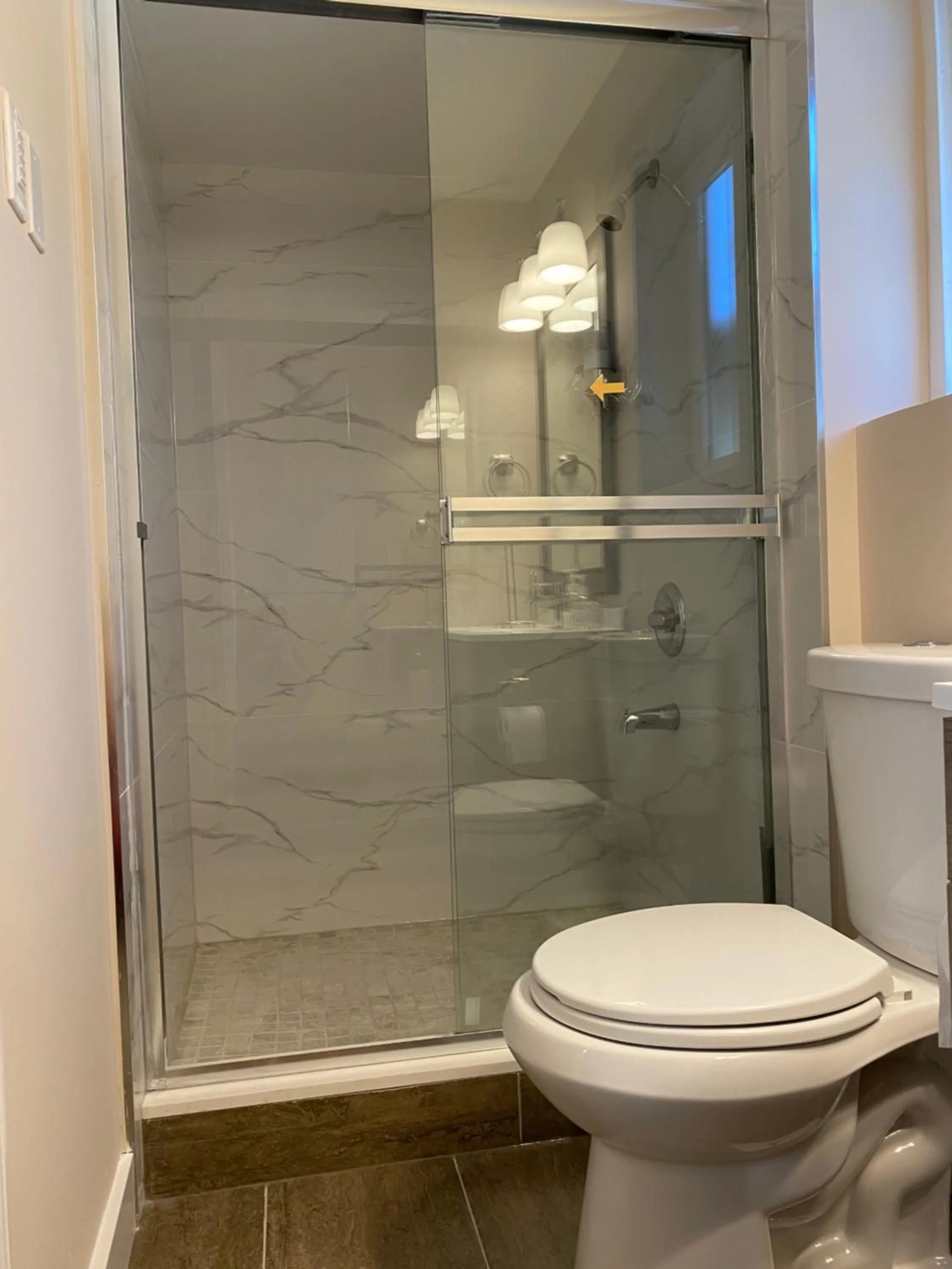 YVR Vickie’s Bed and Breakfast