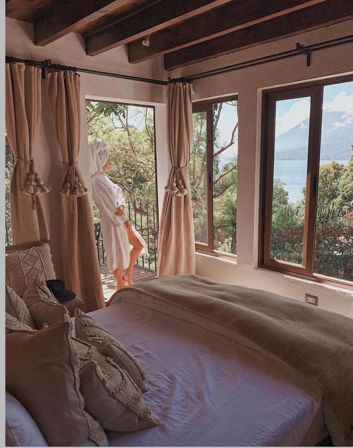 Bedroom, Bed in Hotel Casa Palopo